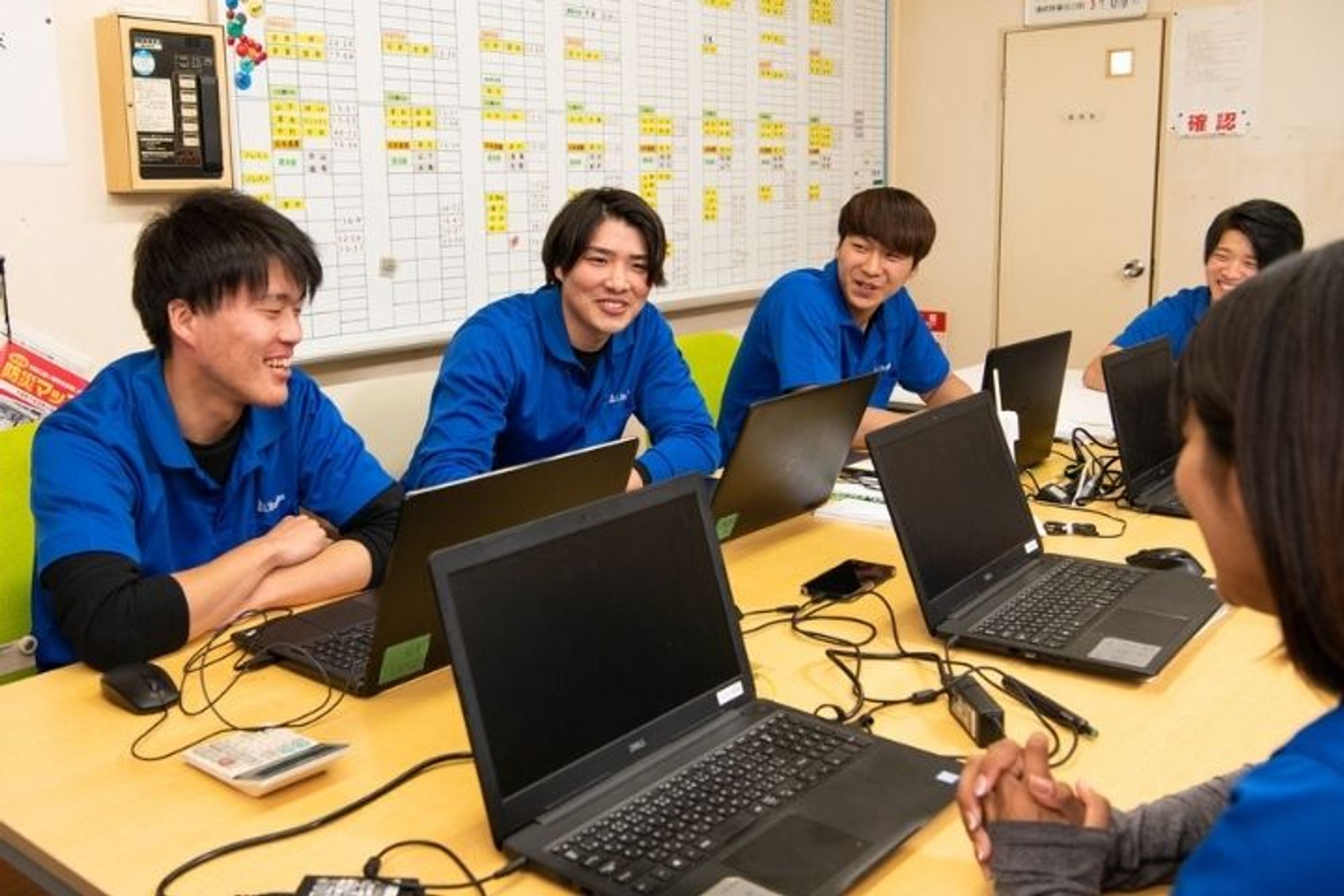 賞与年2回／普通免許OK／履歴書不要／未経験OK／免許取得制度あり／若手活躍中-GO0001/ChDM33gWt-nJzDiOr7O0Nw