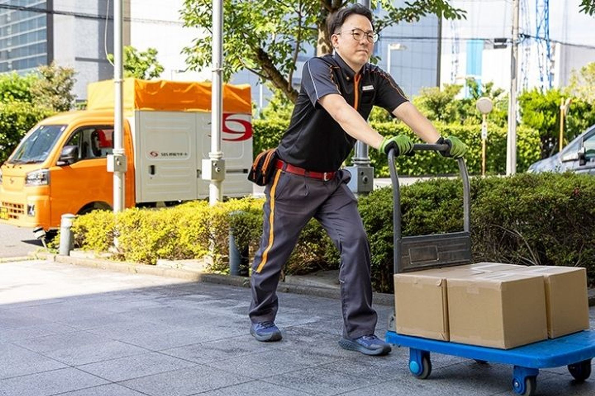 【大手SBSグループで廃棄物ルート回収ドライバー】年収400万円も！／賞与年2回／週休2日／転勤なし-GO0001/D0bWq7Whne2j78ViskaJQQ