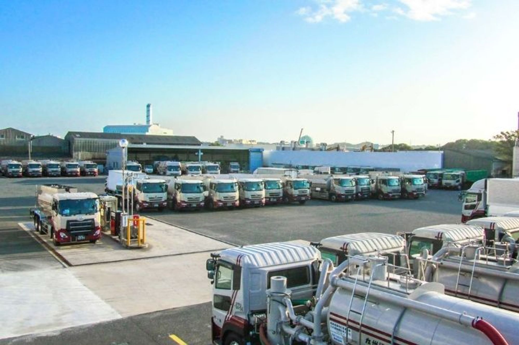 【大手企業の物流協力会社で安定企業】要大型免許／未経験◎／車通勤OK／日曜休みOK／日勤のみ-GO0001/a__vphshjcHnrQHYlsB4Rw