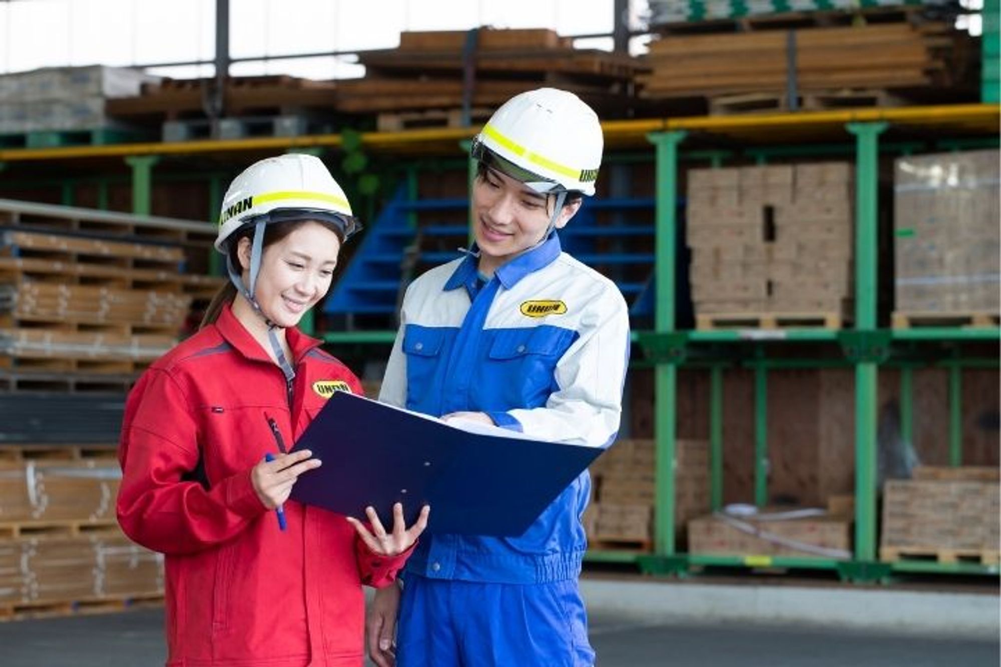 【年収400万円も！】働きながら免許取得可能！普通免許で応募OK／住宅建材を運ぶトラックドライバー-GO0001/lzfaamIJcl0CE8KXbjFCkw