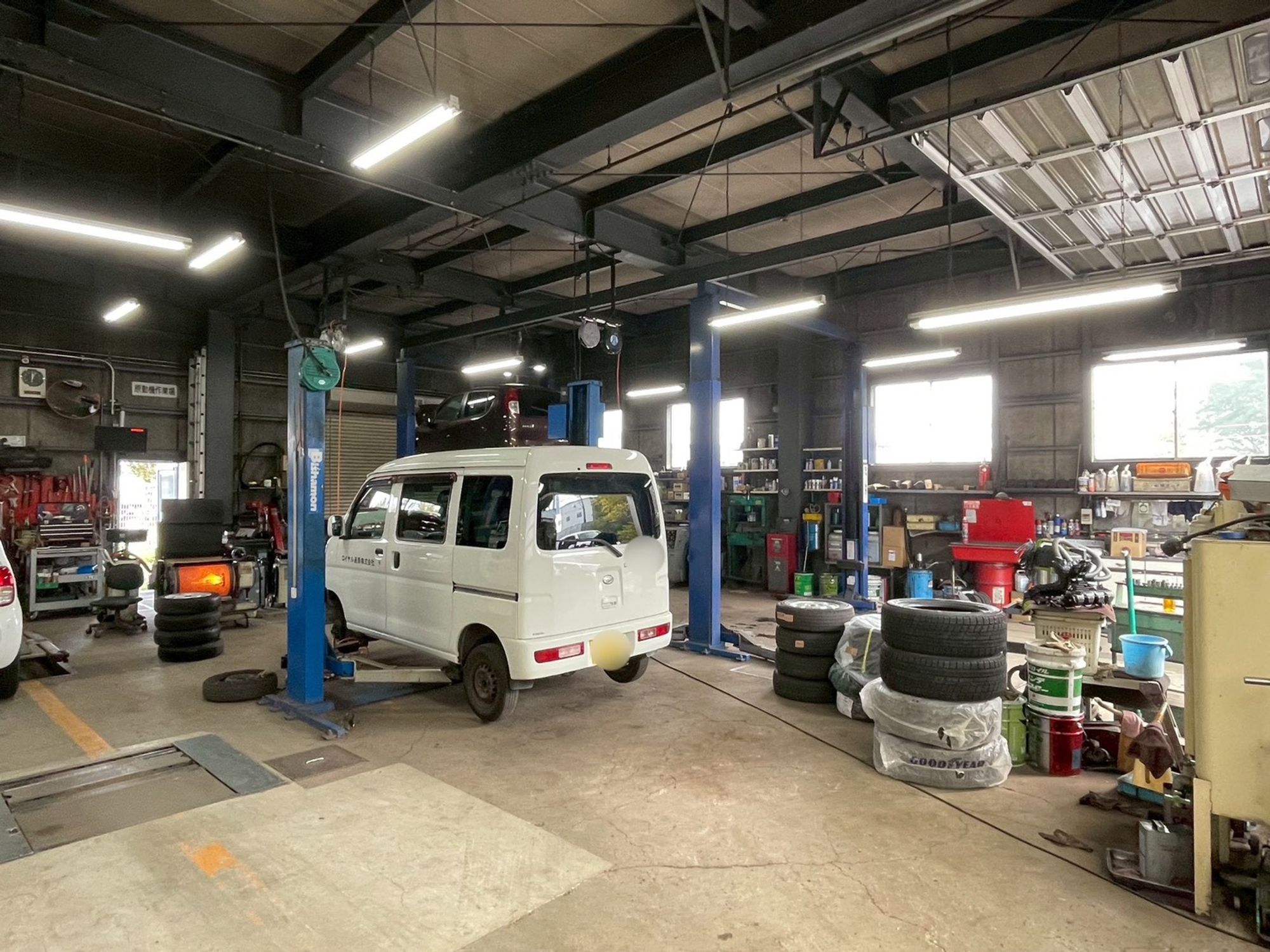 【タクシー会社の整備士求人!!】未経験者◎/札幌市白石区／賞与年2回／マイカー通勤OK／日勤の0枚目の画像