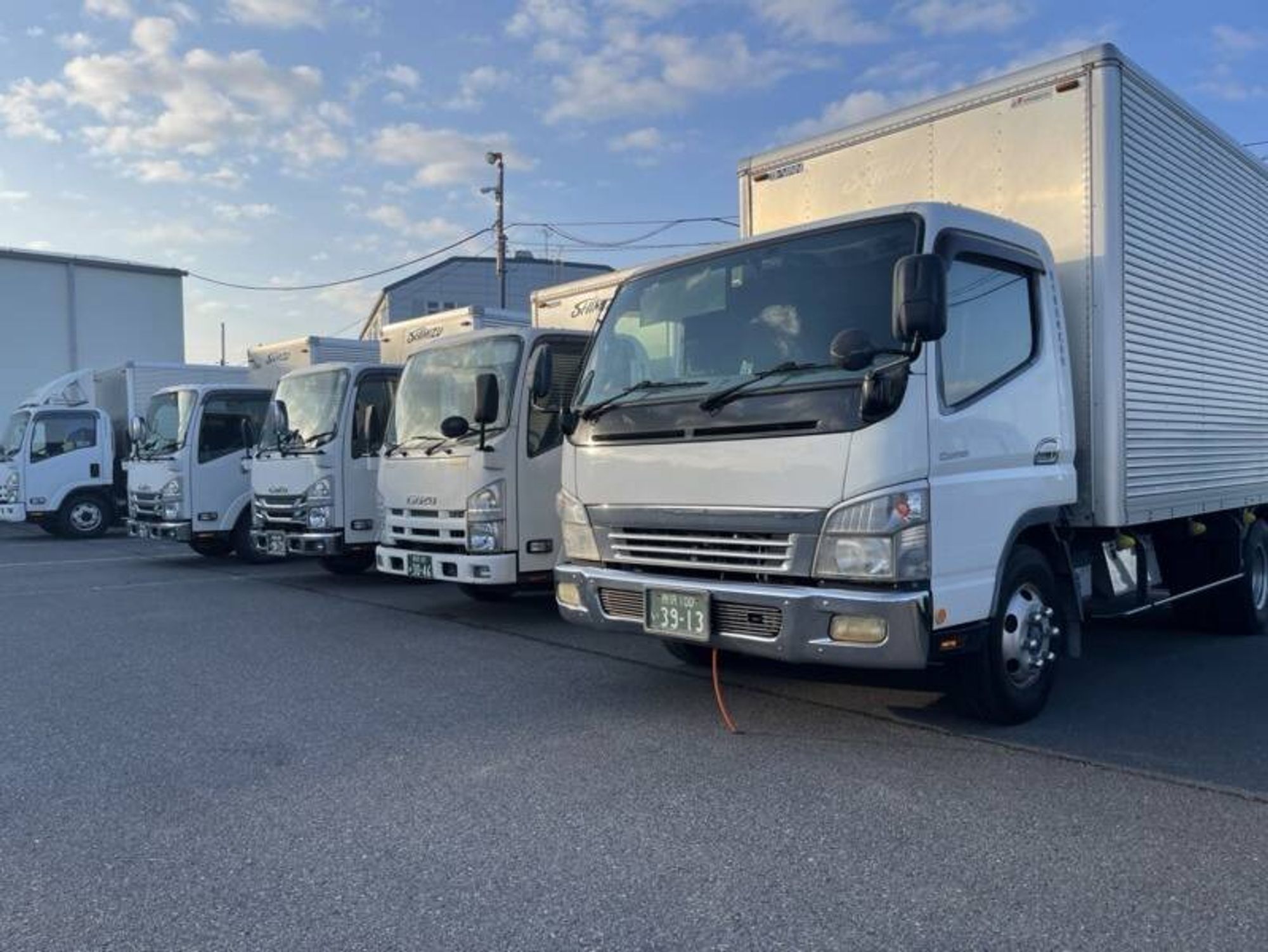 【大型ドライバー】年間休日105日！書籍や印刷物のスポット配送の0枚目の画像