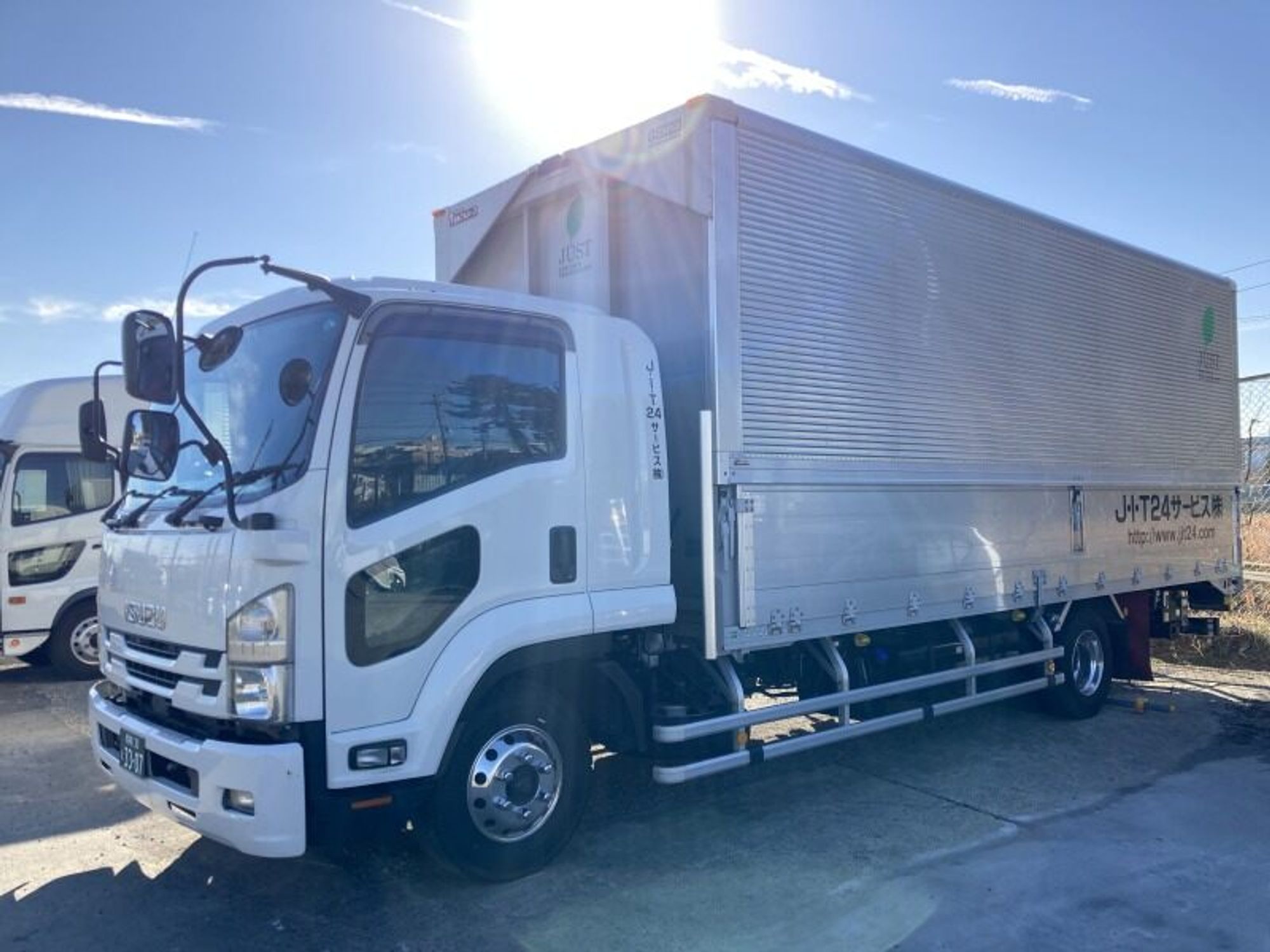 ≪3か月後には35万以上も可能≫余裕を持って働ける4tドライバー-1番目の画像