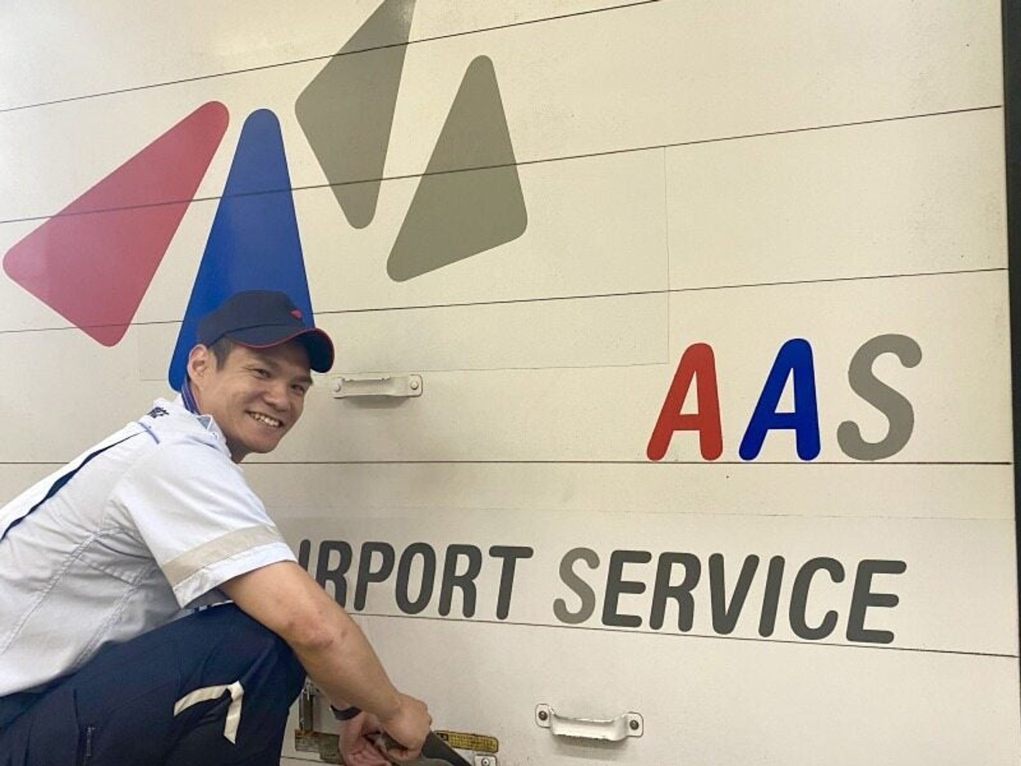 あなたの手で空の旅を彩ろう！機内食＆用品の積み込み／未経験OK-1番目の画像