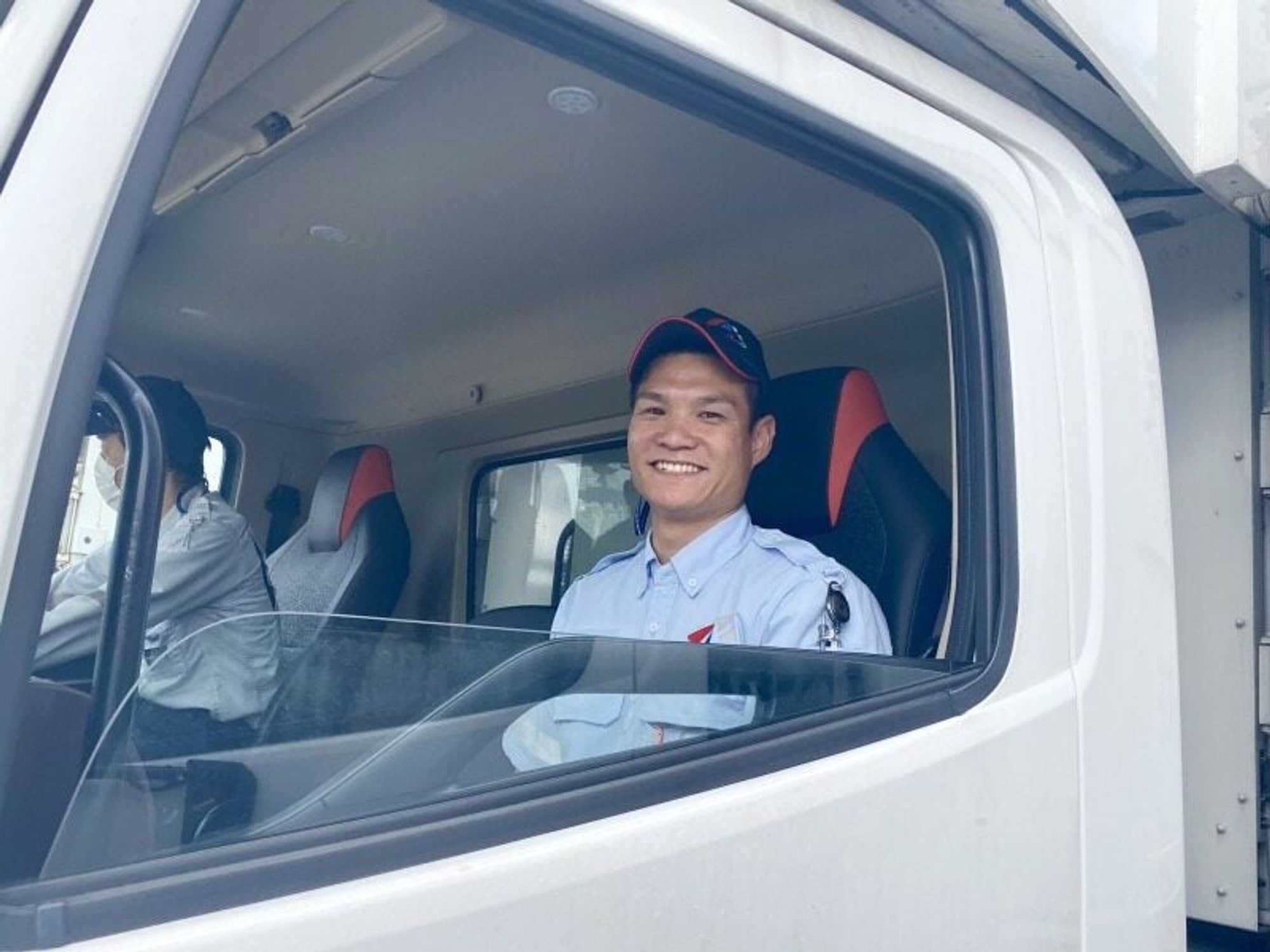 あなたの手で空の旅を彩ろう！機内食＆用品の積み込み／未経験OK-2番目の画像