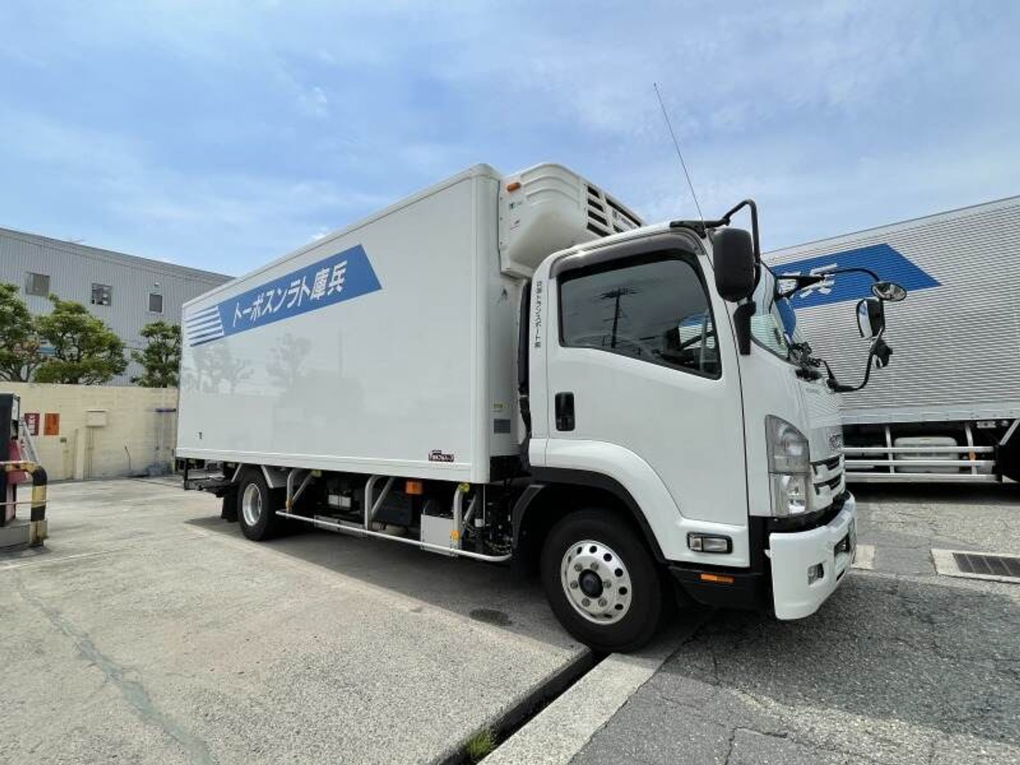 50歳からのドライバーデビュー、そんなのうちじゃ当たり前。4t-1番目の画像