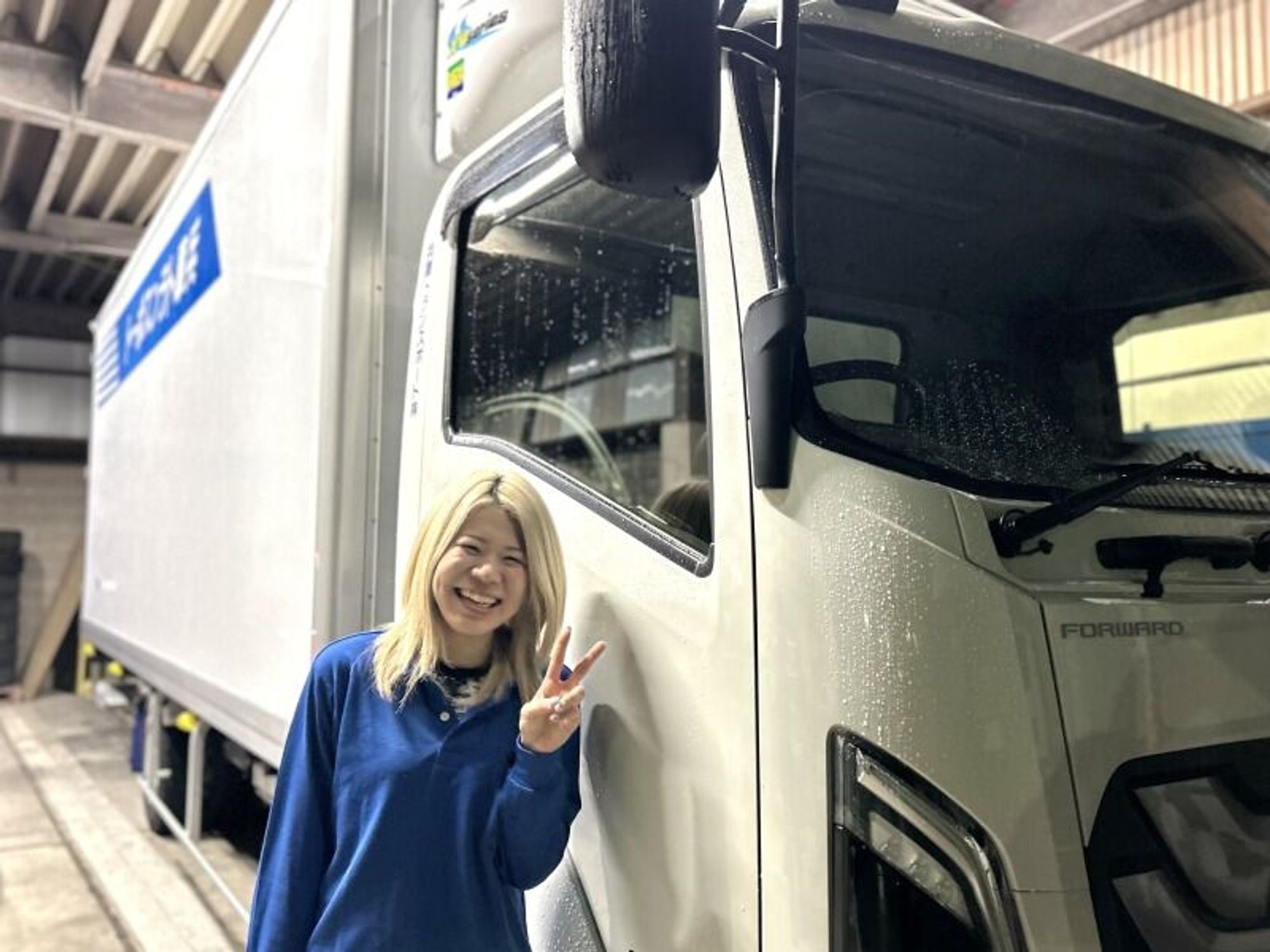 社長が笑顔で手を振ってお見送り*新車も選べる!?女性も活躍中/4t-1番目の画像