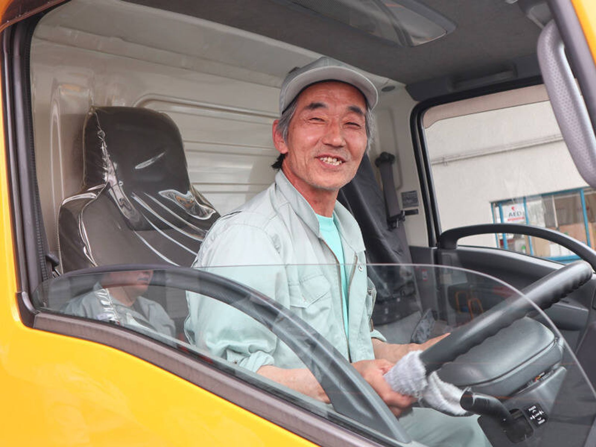 フェリー運行で体への負担減！半日は寝て移動◎賞与年3回│10t-2番目の画像