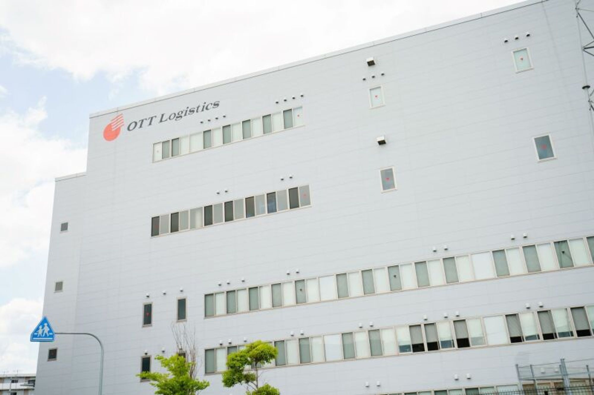 2ｔ配送ドライバー／月収27.5万円以上／土日祝休◎ルート配送♪-1番目の画像