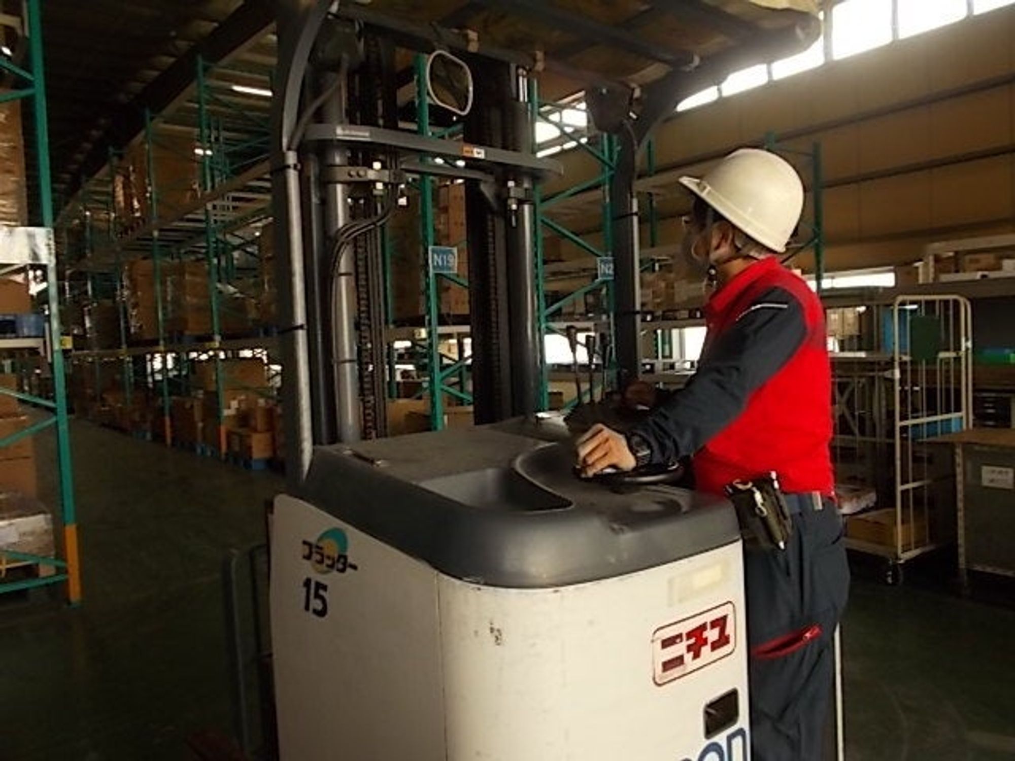【正社員】電子部品のフォークリフト作業／大阪府高槻市-1番目の画像