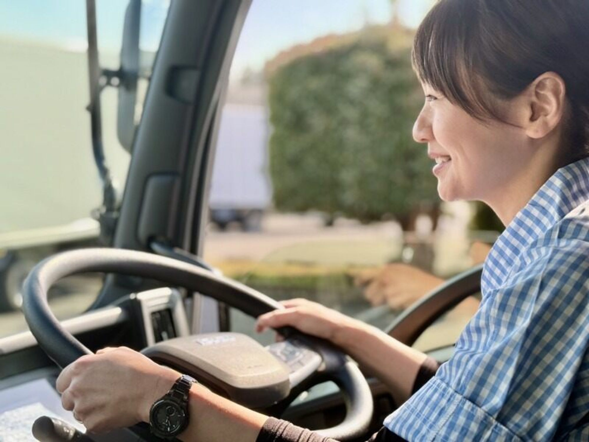 大型トラックドライバー（拠点間配送）-1番目の画像