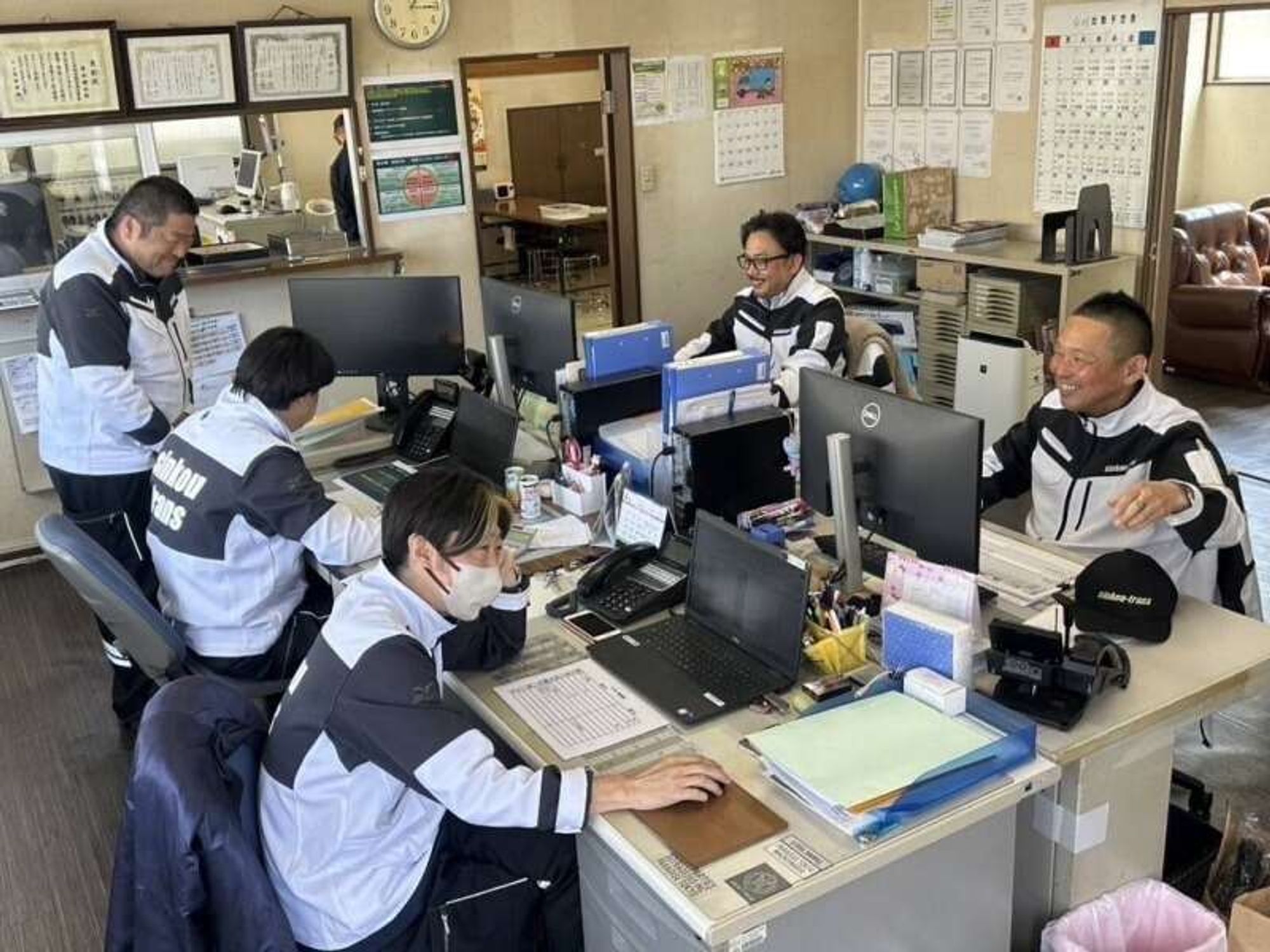 【中型ドライバー】埼玉県内で1日4件程度の医薬品配送!未経験◎-1番目の画像
