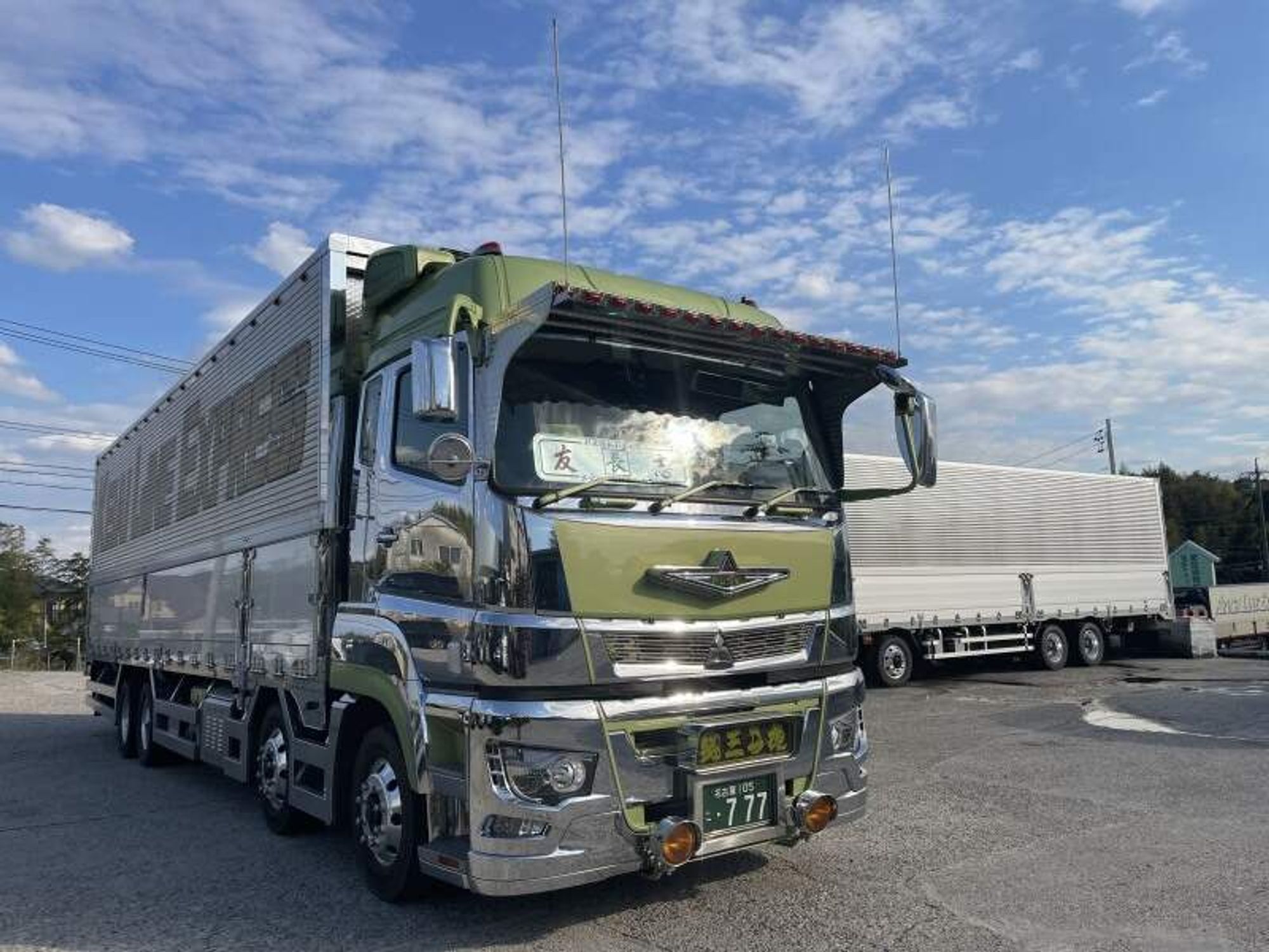 【未経験からOK】あなただけの車に|ドライバーor労務・配車管理-1番目の画像