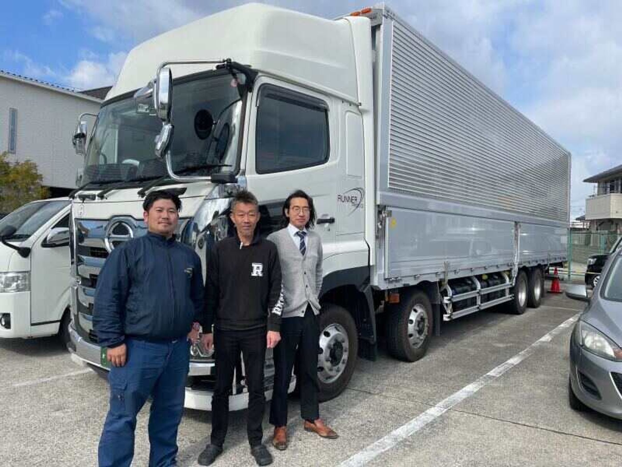 【入社祝金50万円】長距離10tドライバー募集♪社内の装飾もOK！-1番目の画像