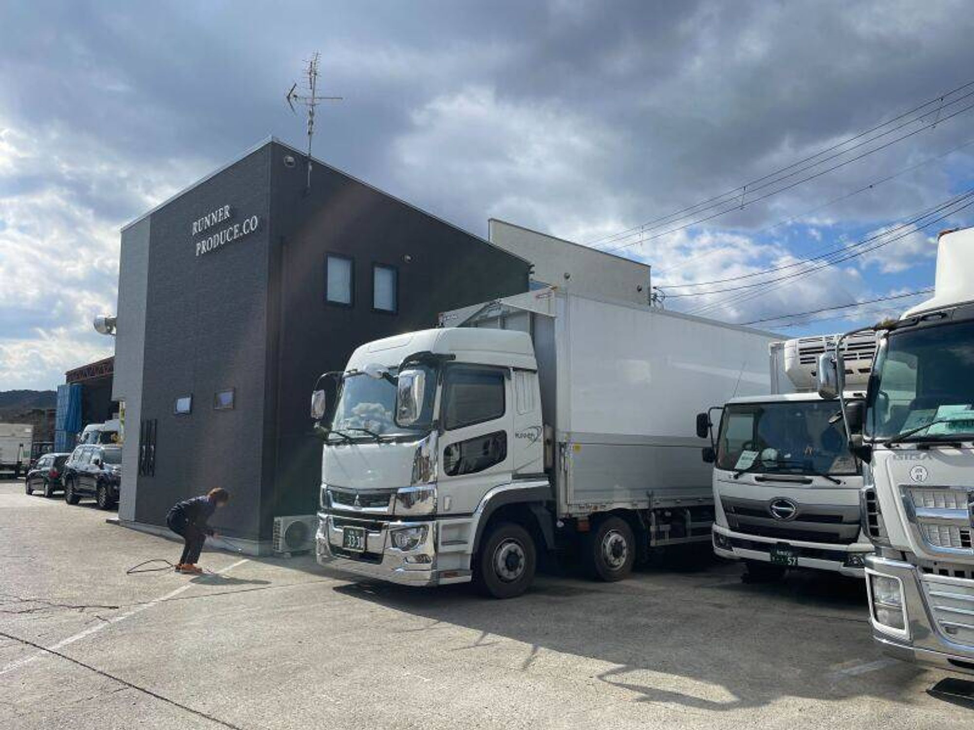 【入社祝金50万円】中距離10tドライバー募集♪社内の装飾もOK！-0番目の画像