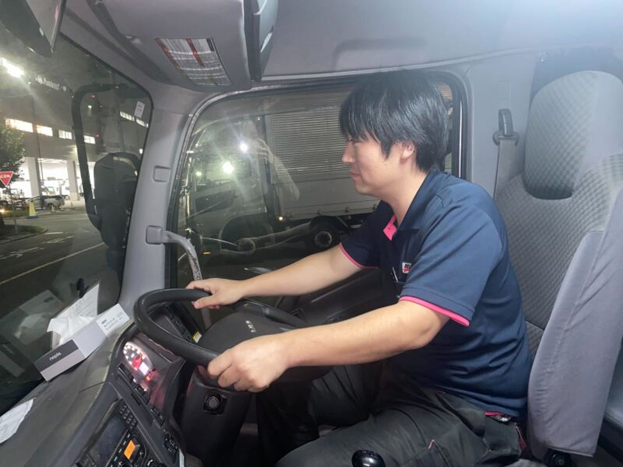 4tドライバー募集/ドライバーデビューも歓迎/週休二日制-0番目の画像