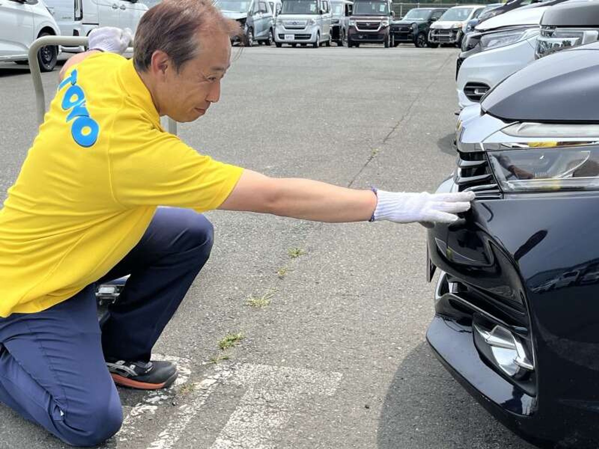 未経験OK|大手自動車メーカー内で新車用品の取付/移動/洗車など-1番目の画像