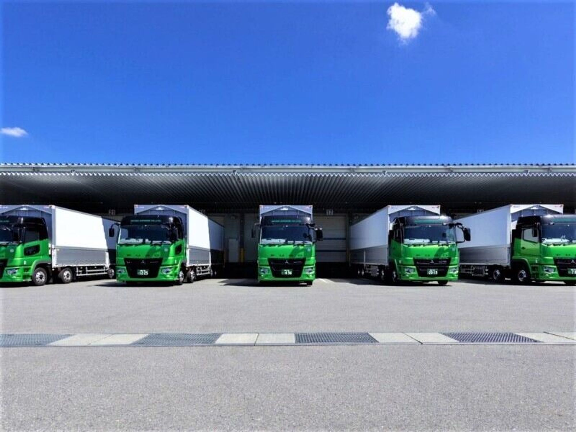 ＼待遇最前線!!／業績好調に伴う新戦力募集◎10tルート配送!!-2番目の画像