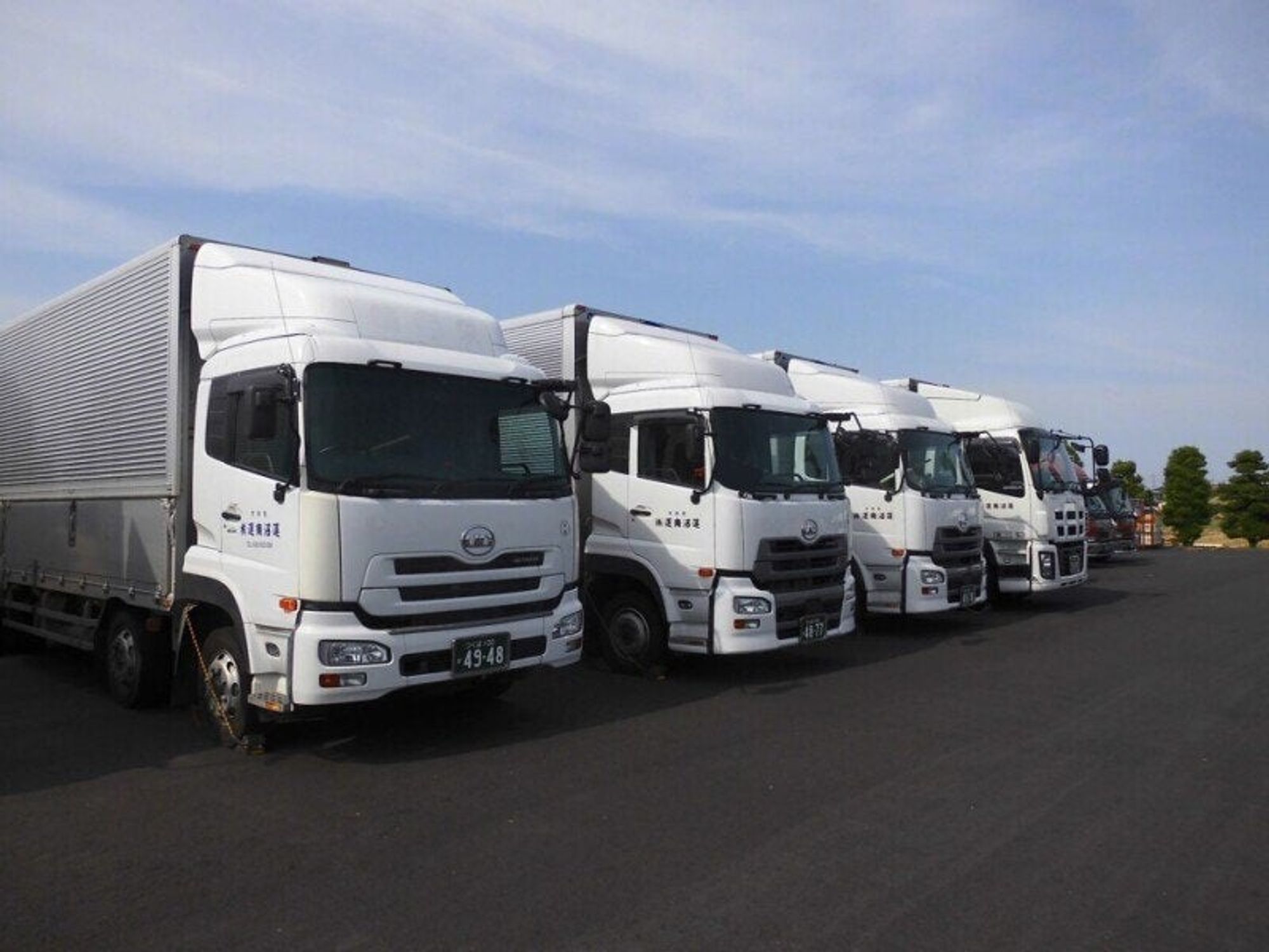 祝い金5万円≫賞与年2回!未経験も歓迎◇大型ウイングドライバー-0番目の画像