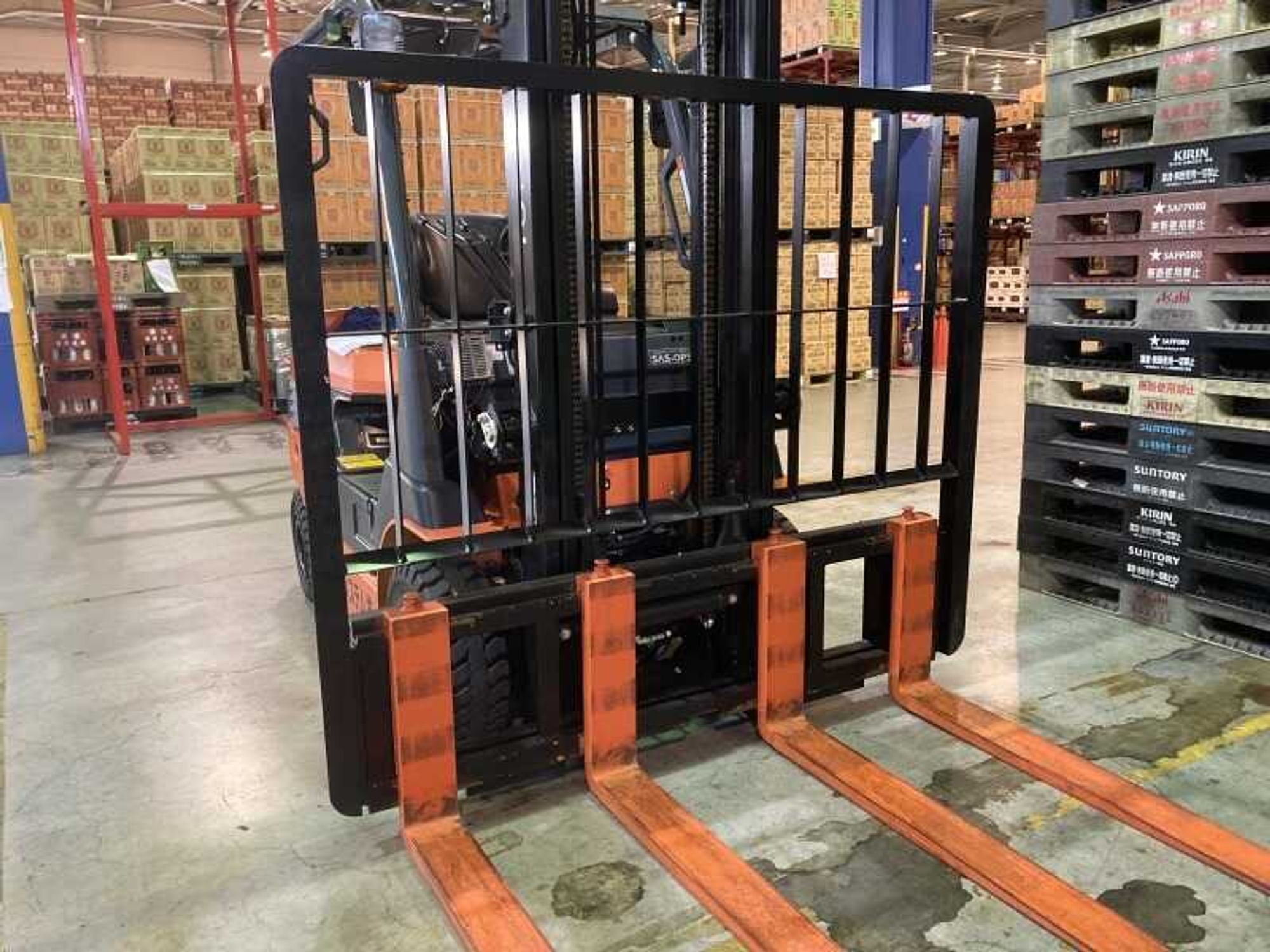 フォークリフト/土日祝休/選べる時間帯/車通勤OK/経験者優遇-1番目の画像