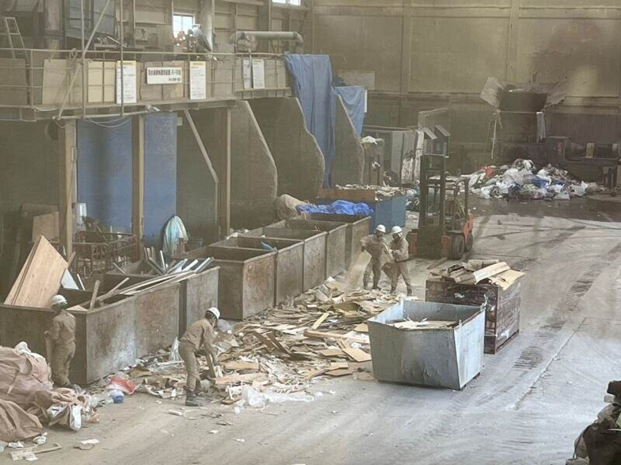 30~60代活躍中の選別作業◎遅くても夕方退勤/賞与年2&各種手当-1番目の画像