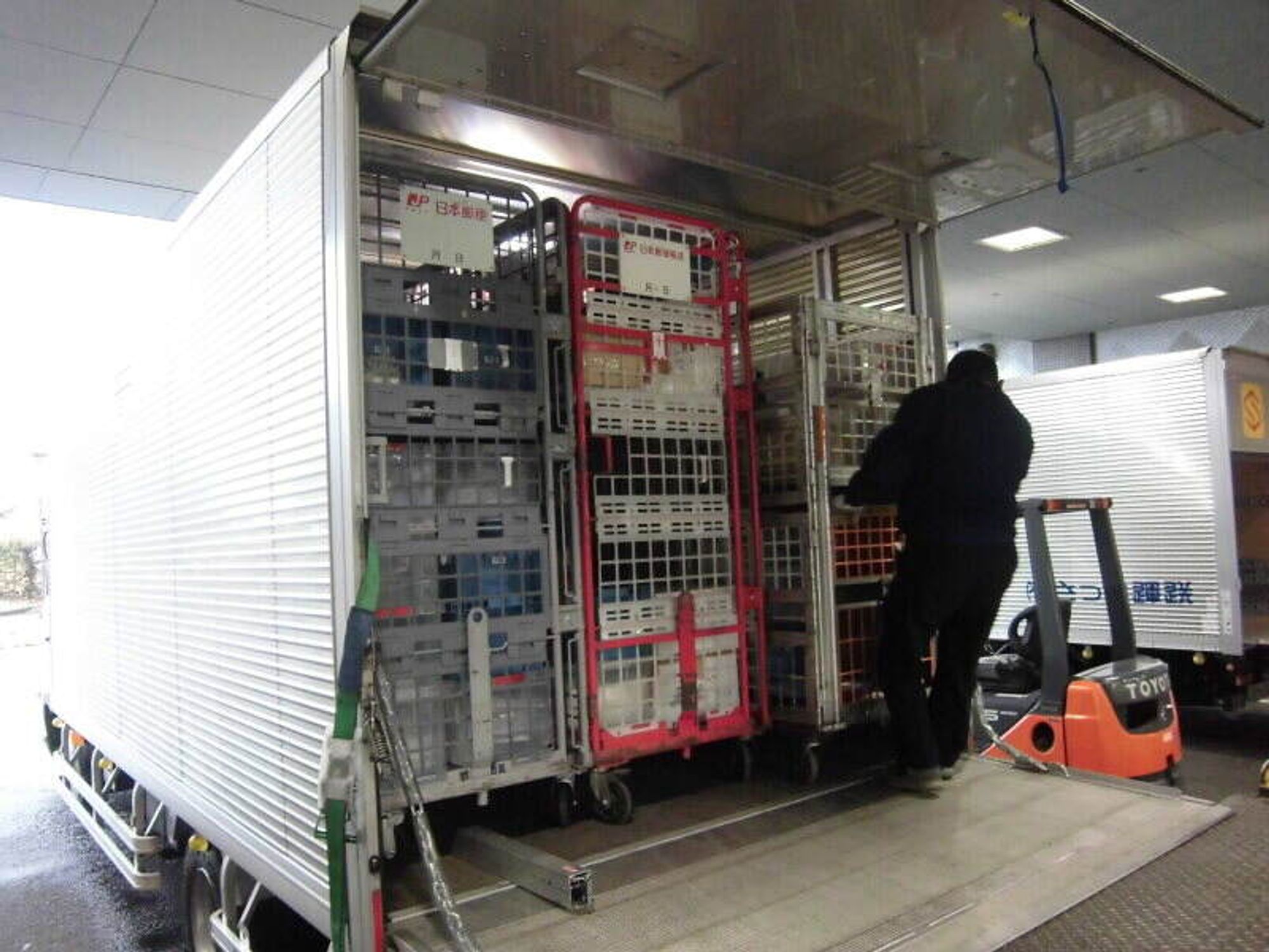 月27万円も可!!郵便ﾄﾞﾗｲﾊﾞｰ!!シニアも歓迎★手積み/手降ろし無-1番目の画像