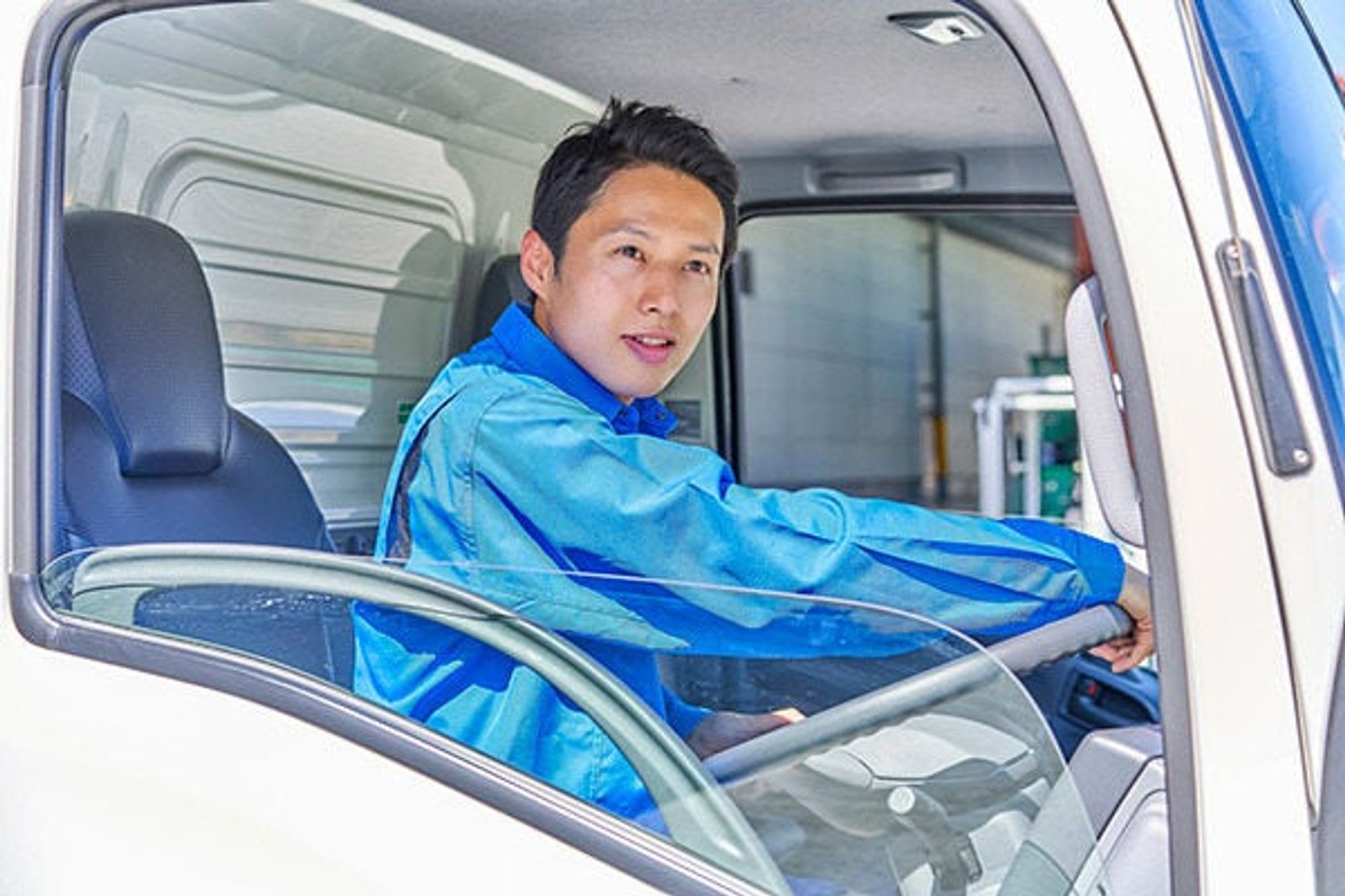 月給30万円も可。シニア歓迎★手積み/手降ろし無！ドライバー-2番目の画像