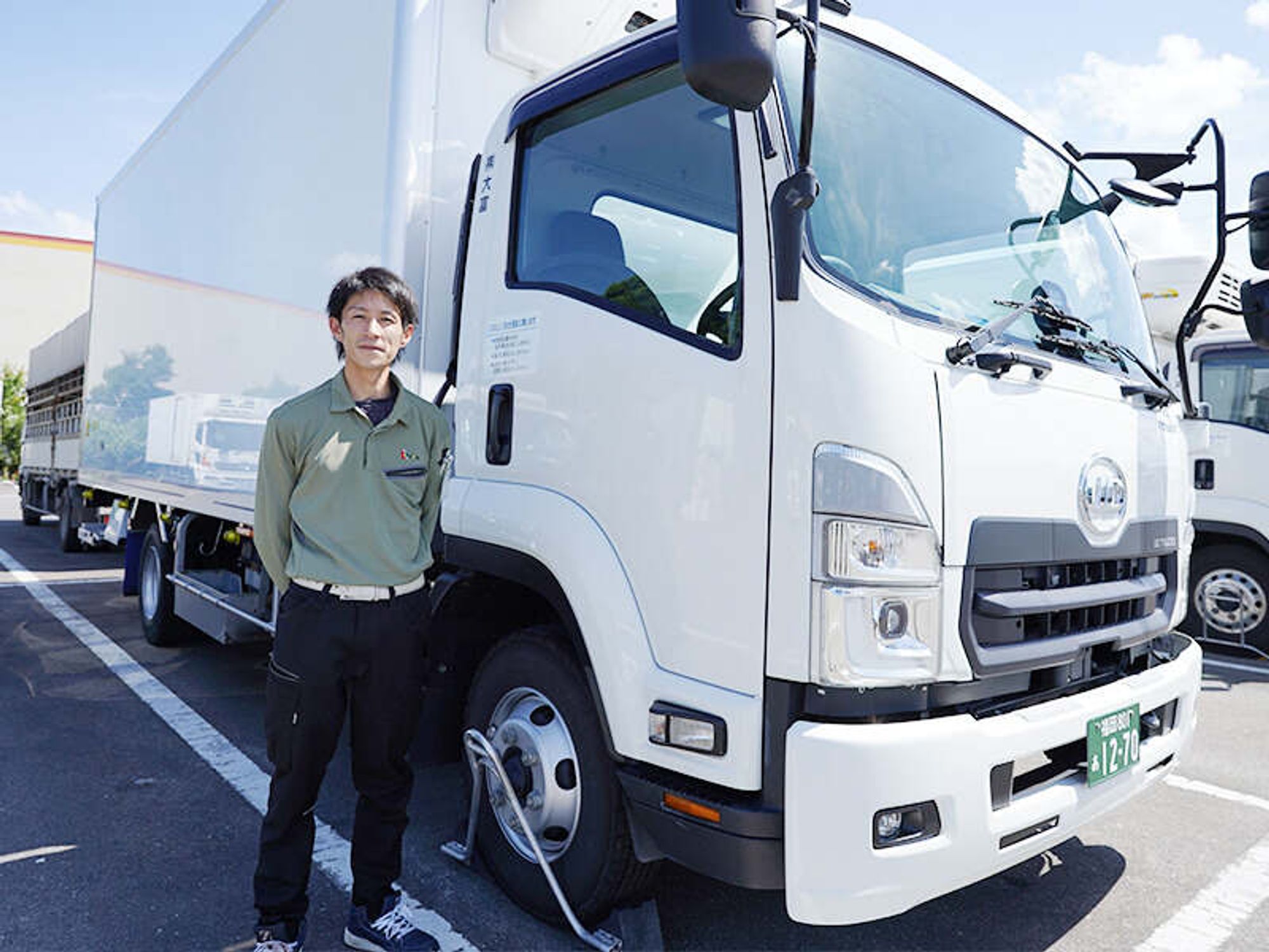 【入社祝い金あり】月給＋特別支給年7回？！◆2tトラック-1番目の画像