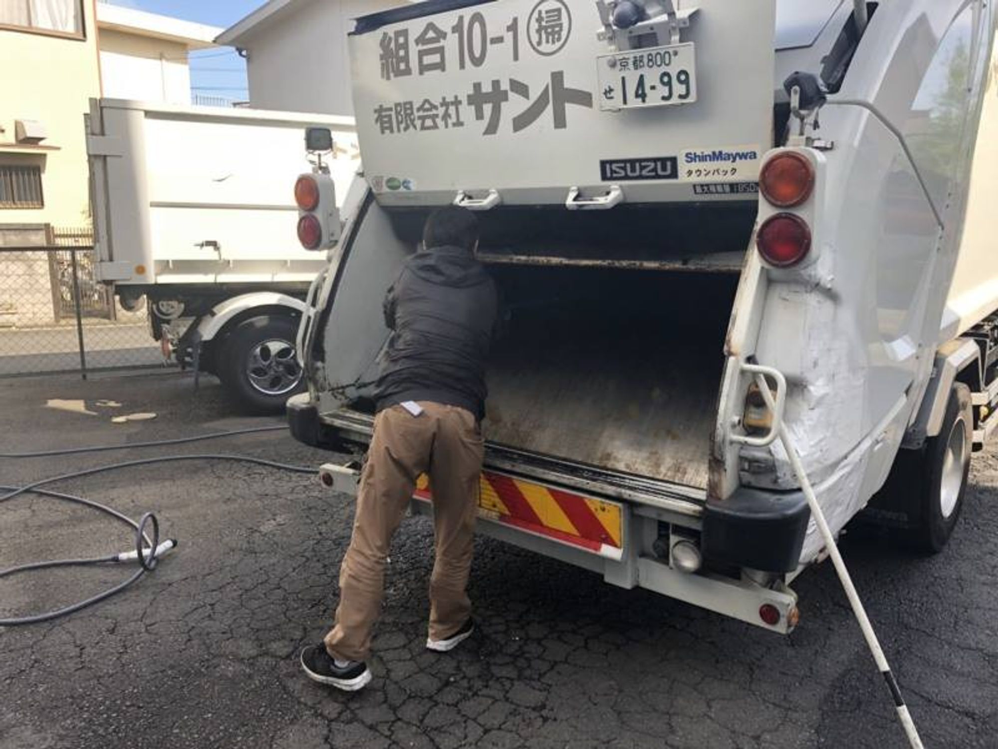 <幹部候補>収集ドライバー／固定ルート◎未経験OK／残業無し-1番目の画像