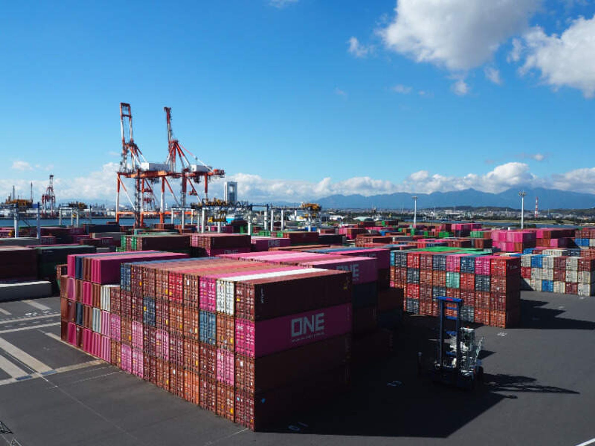 若手活躍中！東証プライム上場グループで荷役作業/住宅手当ありの0枚目の画像