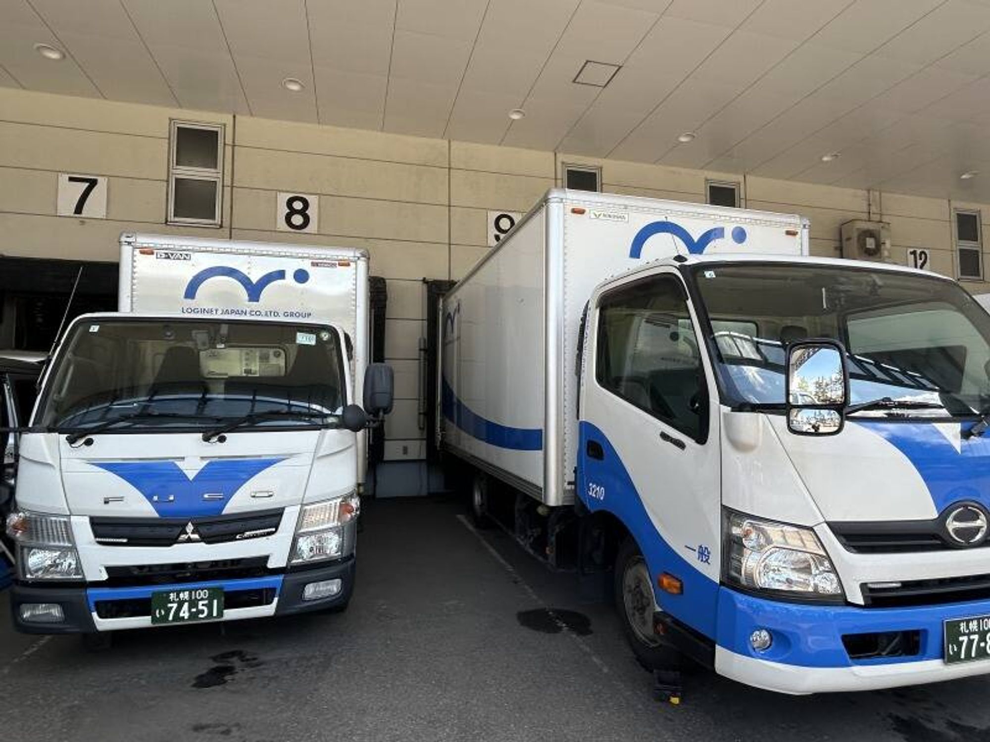 平均月給27万以上！土日祝休み/年間125日休み/4ｔドライバーの0枚目の画像