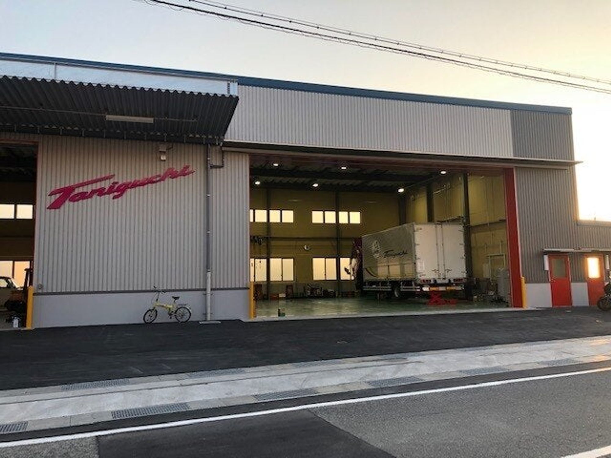 【大阪高槻市】車検整備／残業ほぼなし/見習いからOK!-0番目の画像