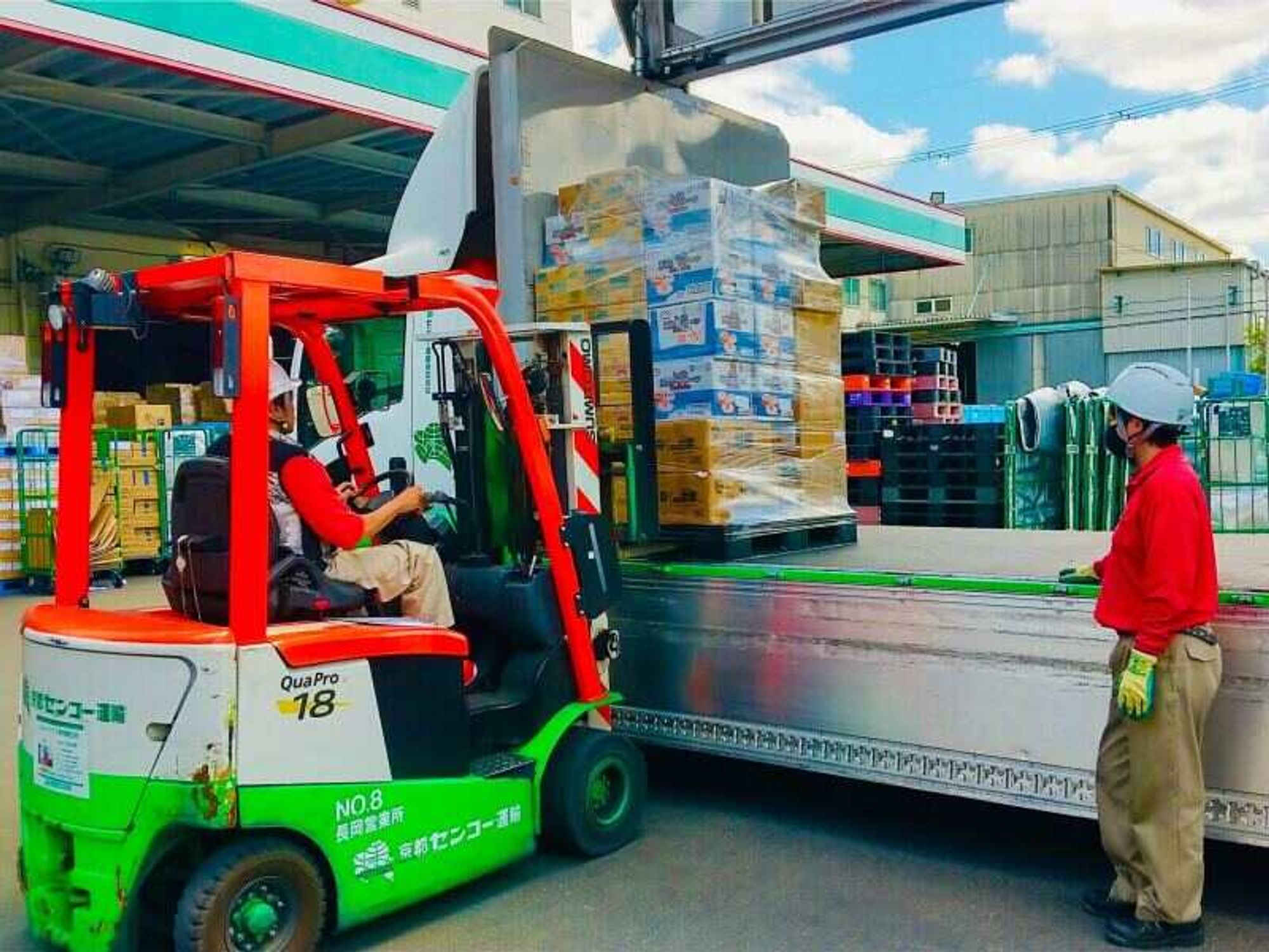 【2t/4t/トレーラー】日勤/夜勤の選択可！賞与年2回*女性活躍中-1番目の画像