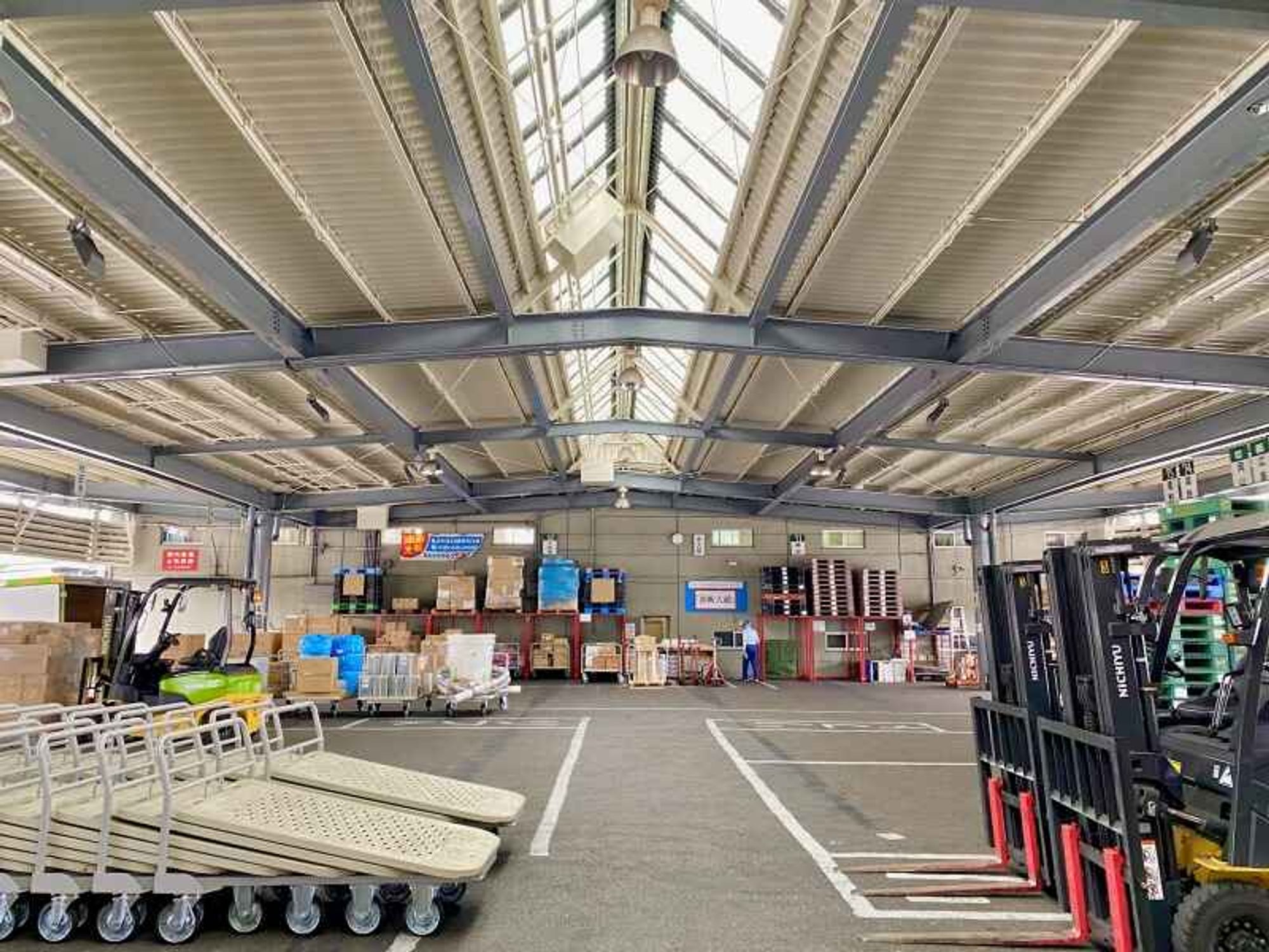 2t/4tドライバー！土日祝休み/休日年110日/賞与年間平均70万以上-2番目の画像