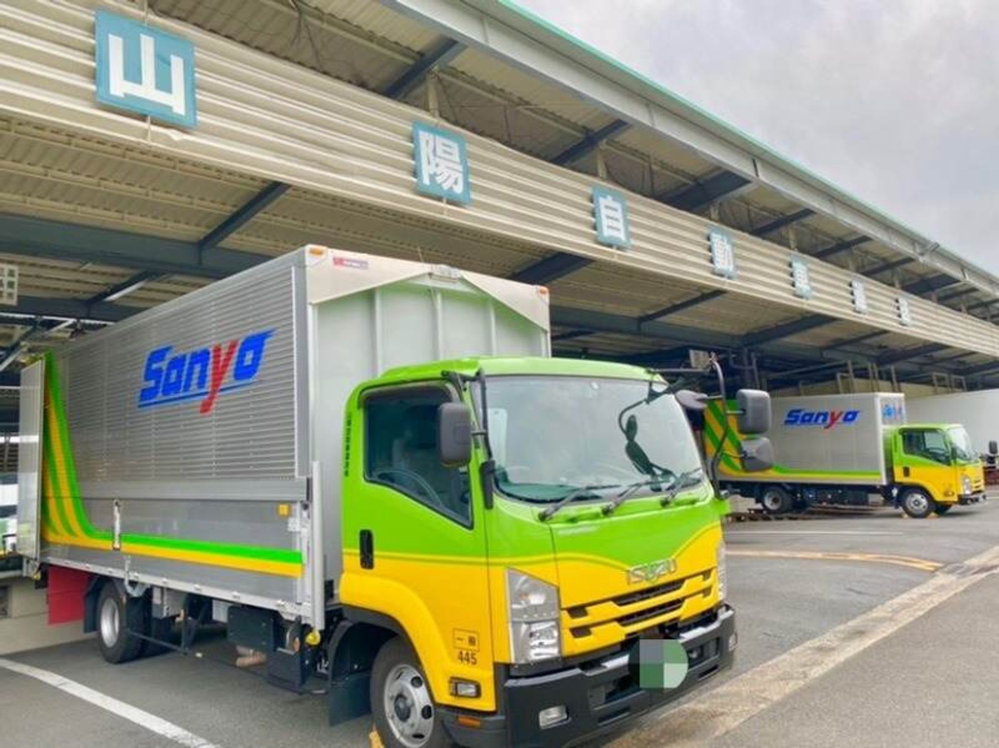 2t/4tドライバー！土日祝休み/休日年110日/賞与年間平均70万以上-1番目の画像