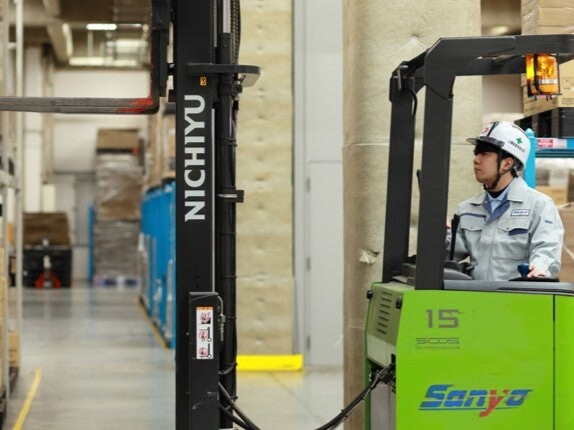 【倉庫内リフト作業】無資格からでもOK！リフト免許所有者歓迎◎-1番目の画像