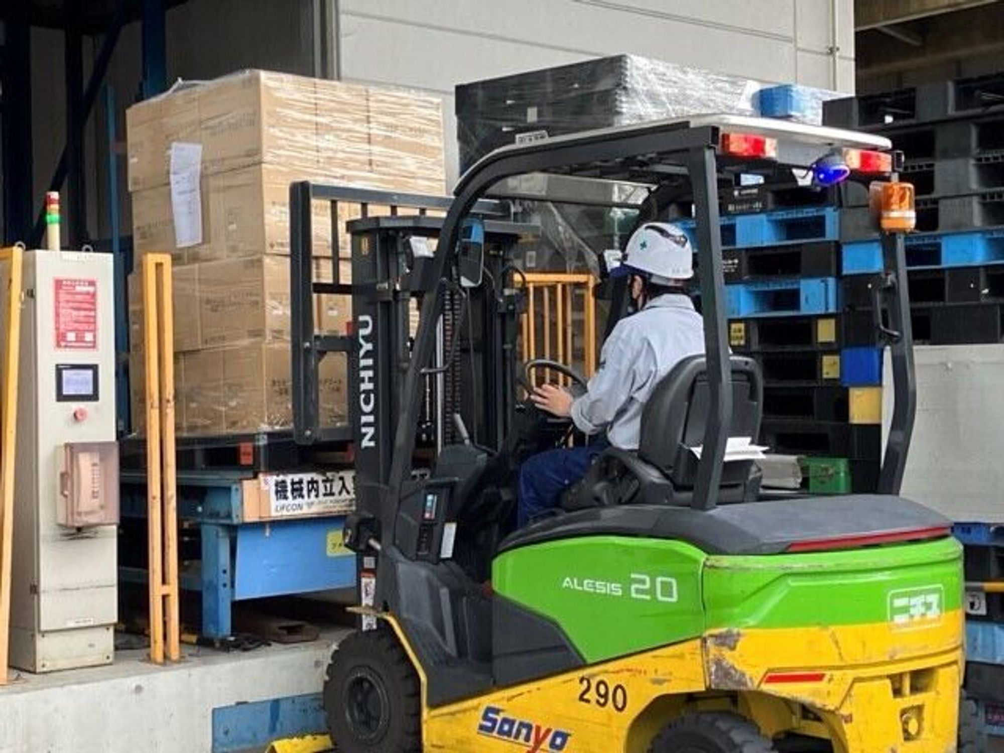 【倉庫内リフト作業】無資格からでもOK！リフト免許所有者歓迎◎-2番目の画像