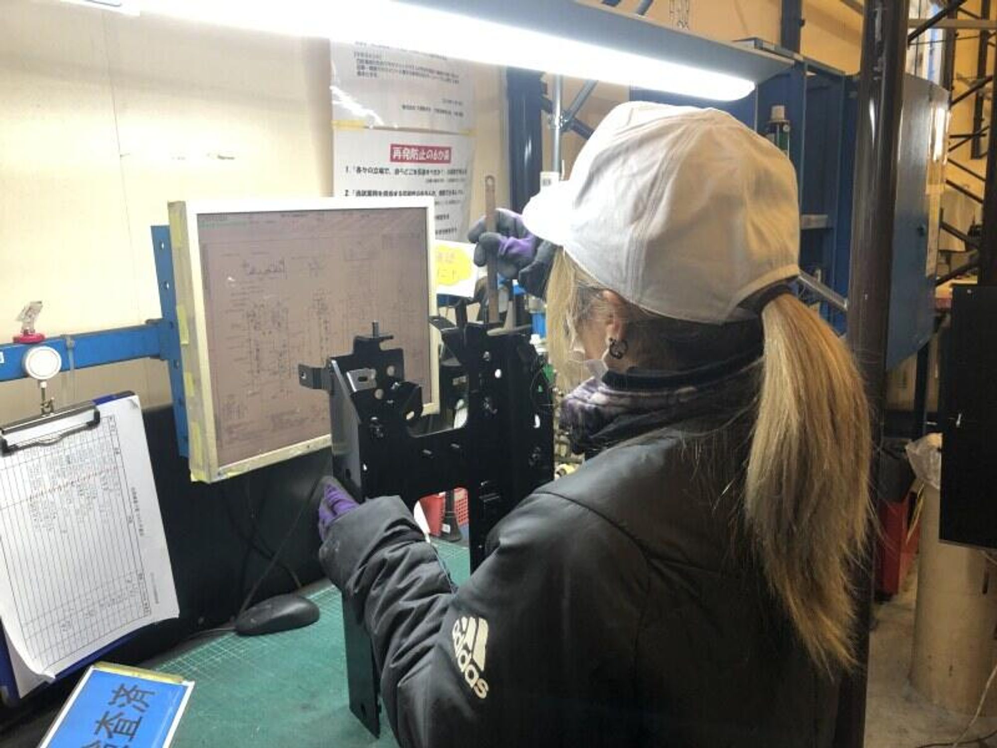 【黙々作業で部品チェック】未経験も歓迎◆土日祝休み&残業なし-0番目の画像