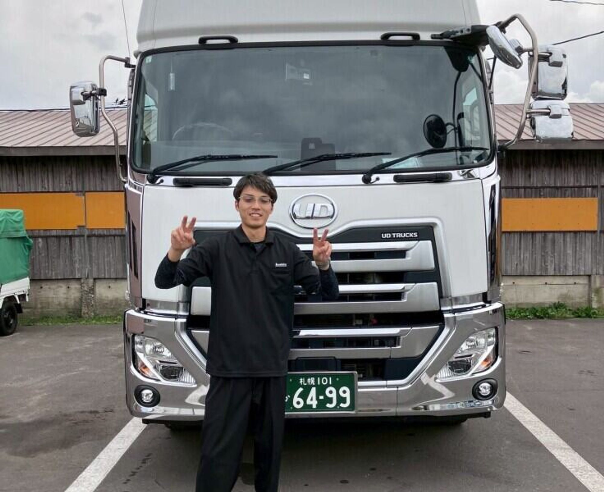 【手積みナシ】無理なく働けるトレーラードライバー/寮ありの0枚目の画像