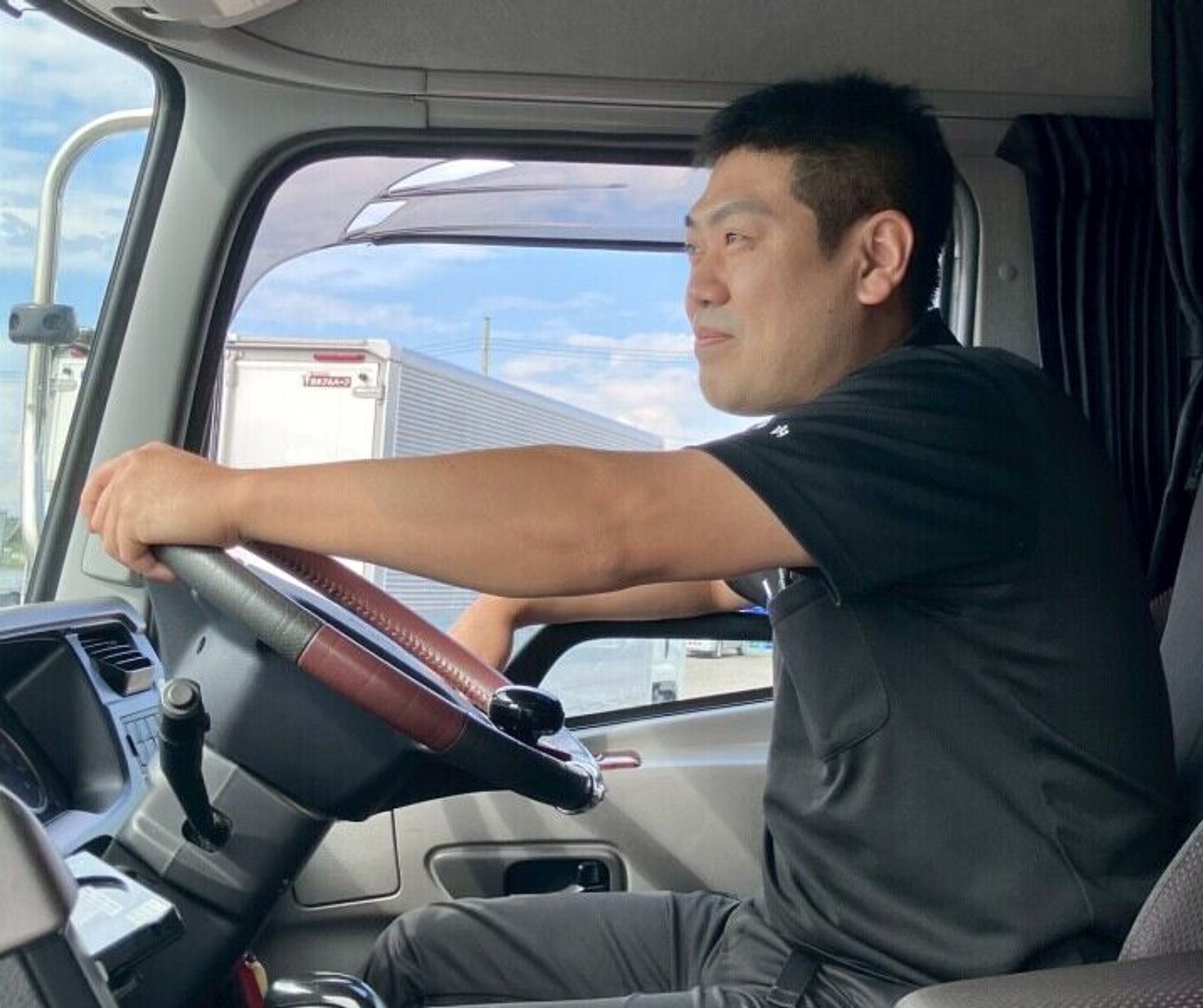 寮完備/WEB面接OK/月給40万＋運行費で月給43万以上可/トレーラーの12枚目の画像