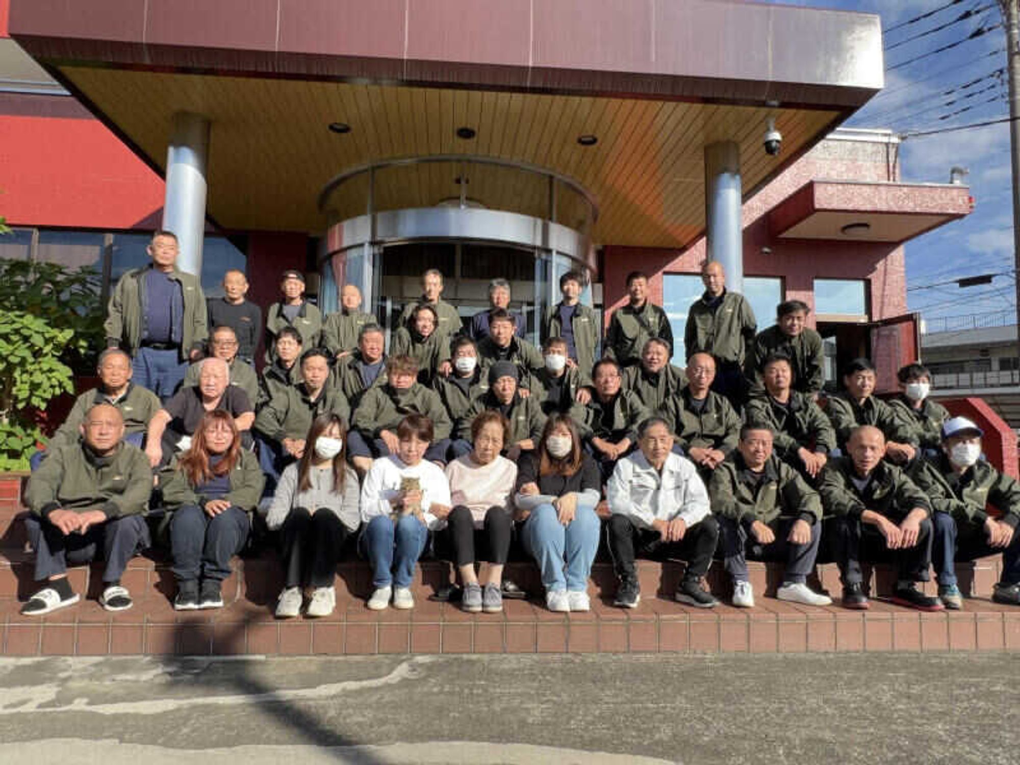 お金も休みも選んで働ける♪寮完備で安心♪大型ドライバー大募集の1枚目の画像