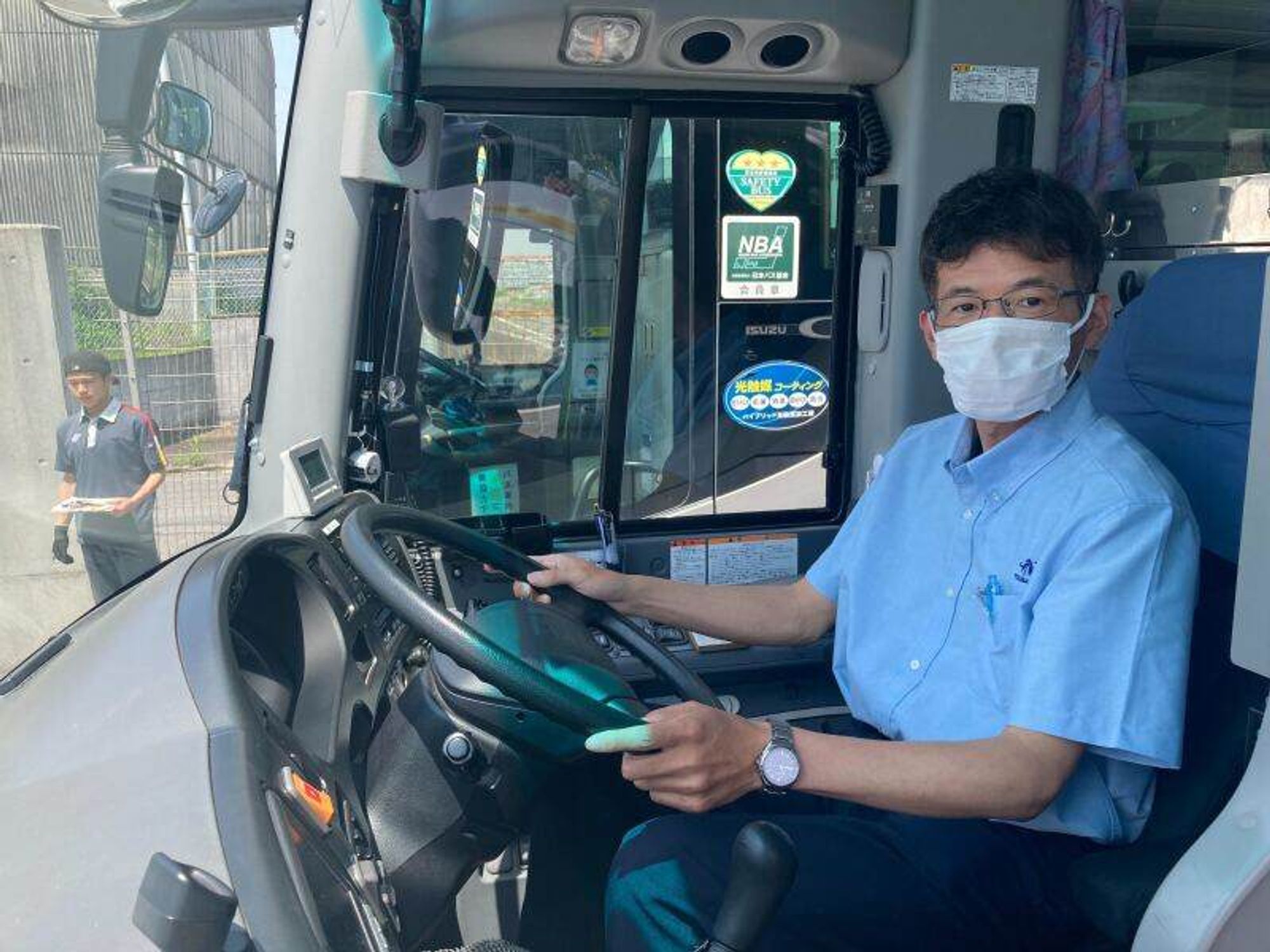 昇給賞与あり/シフト制/資格があれば未経験OK/貸切バス運転手-0番目の画像