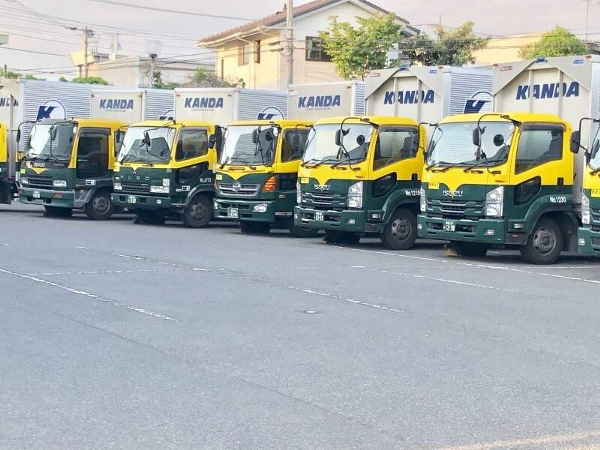 社員。2部上場で安定。おじさん世代も活躍中！2t,3tドライバー。-1番目の画像