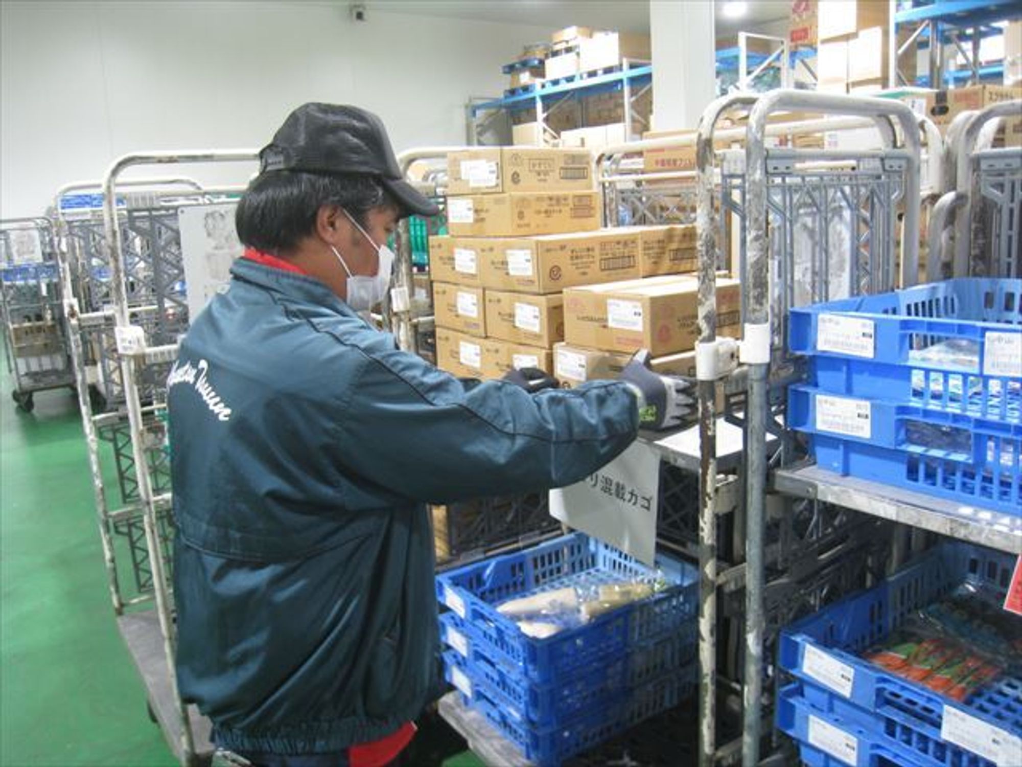 ＜検品・ピッキングなど＞福利厚生充実◎フォークリフト-0番目の画像