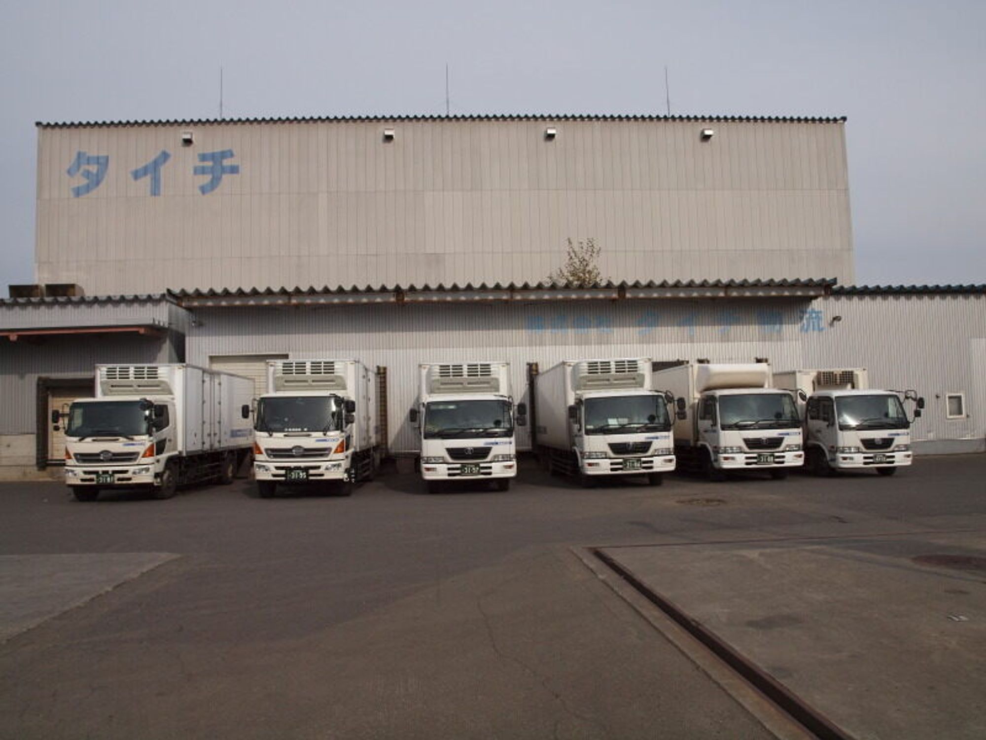 【髭・服装自由/燃料手当10万円支給】未経験◎積み下ろし作業員-2番目の画像