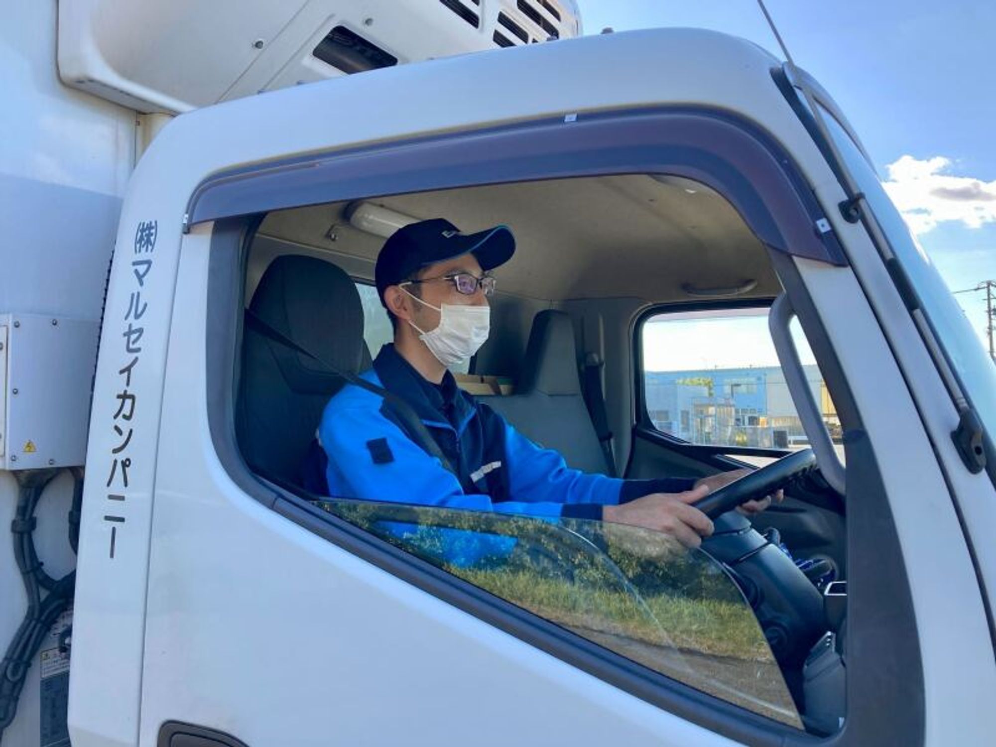 コンビニ店舗配送｜3tトラックドライバー【正社員募集】-0番目の画像