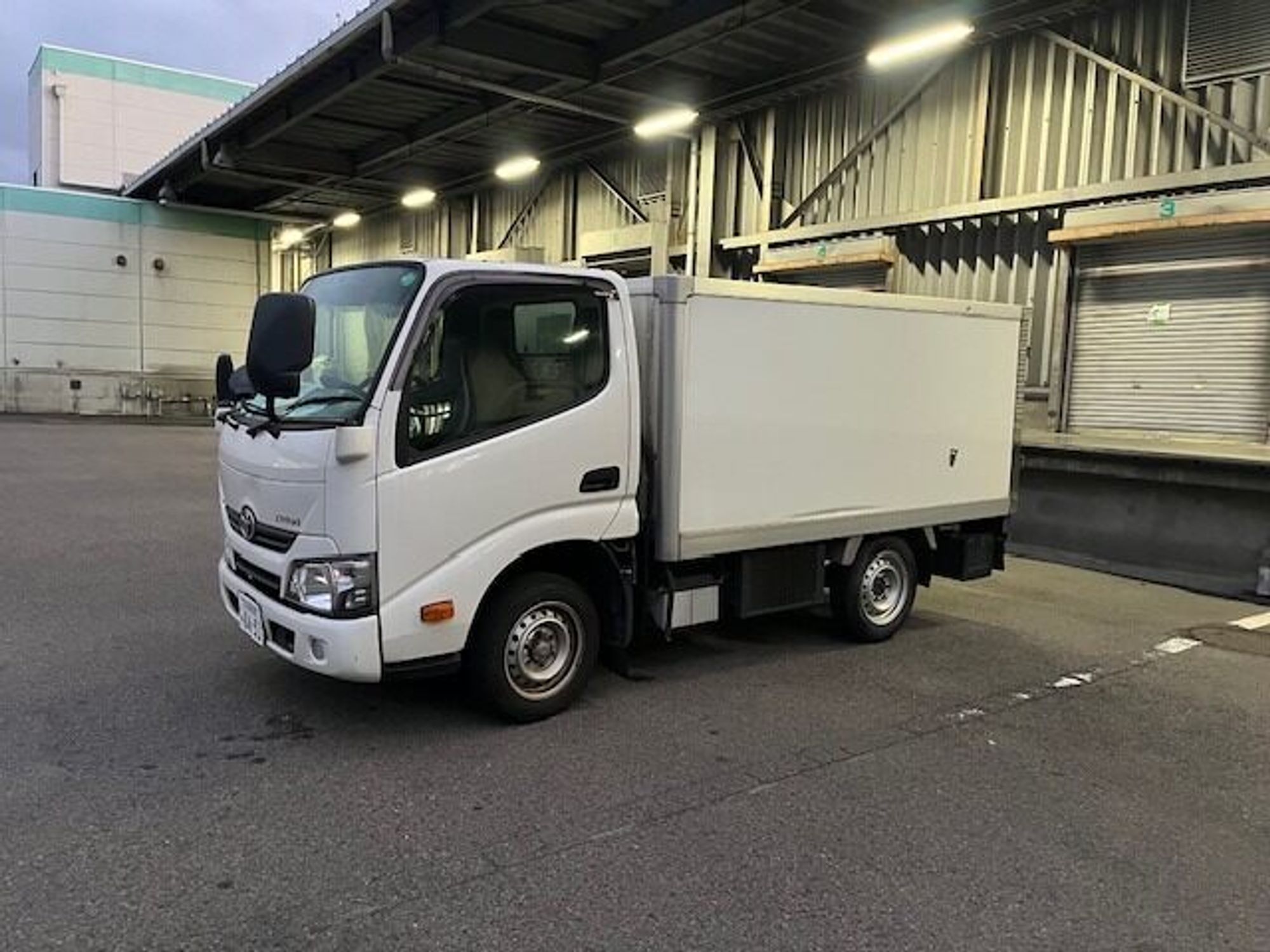 ナッツやチョコレートなどを名古屋市近郊に配送!/1tドライバー-0番目の画像