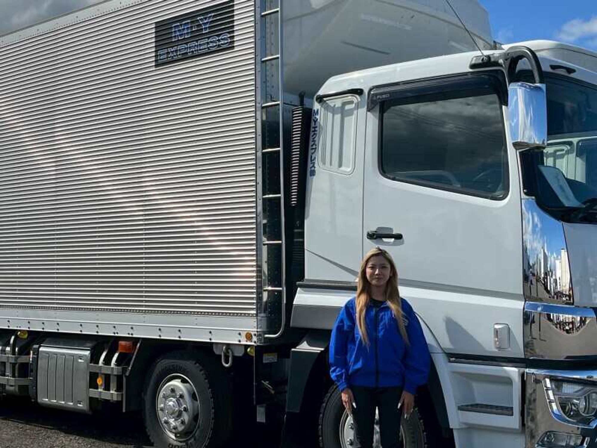 【月給50万も!!】社宅完備!遠方応募も歓迎!大型冷凍ドライバー-1番目の画像