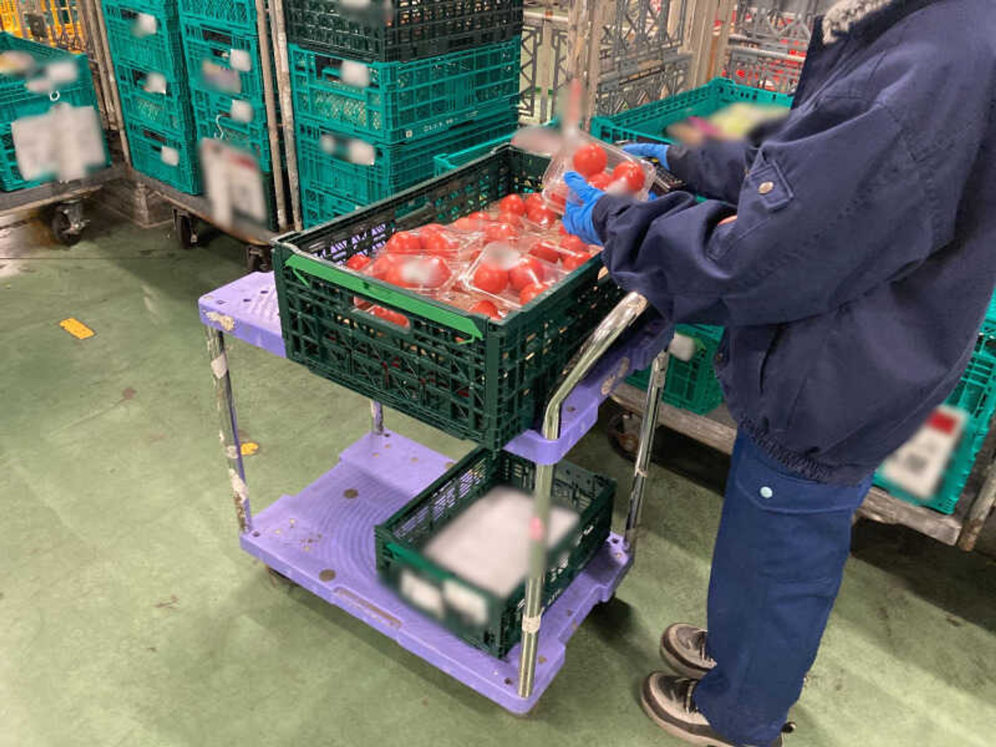 【日勤】未経験大歓迎★安定の食品物流会社で働く｜完全週休2日-1番目の画像