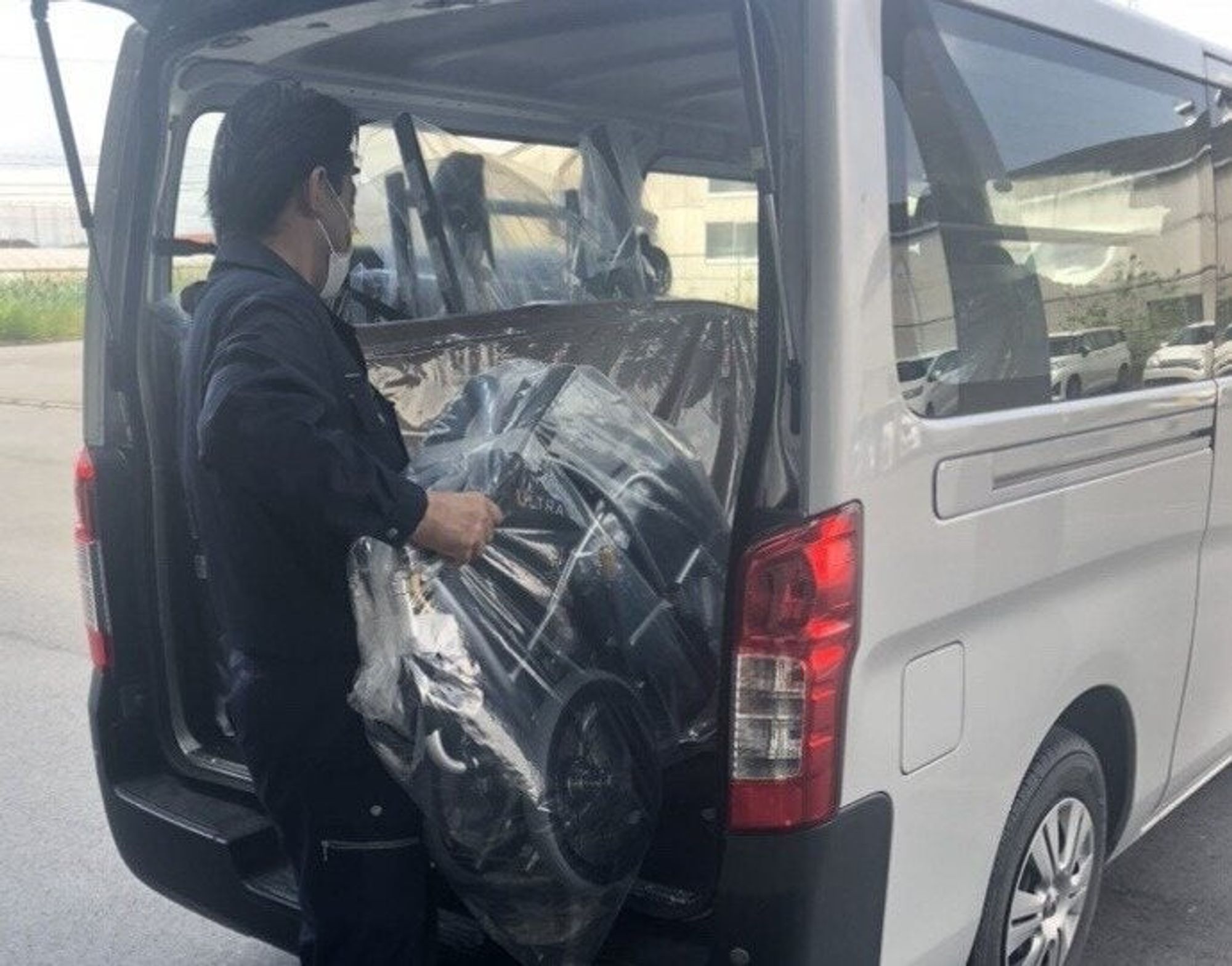 【倉庫】未経験OK、車通勤OK、残業ほぼナシ！完全週休二日！-1番目の画像